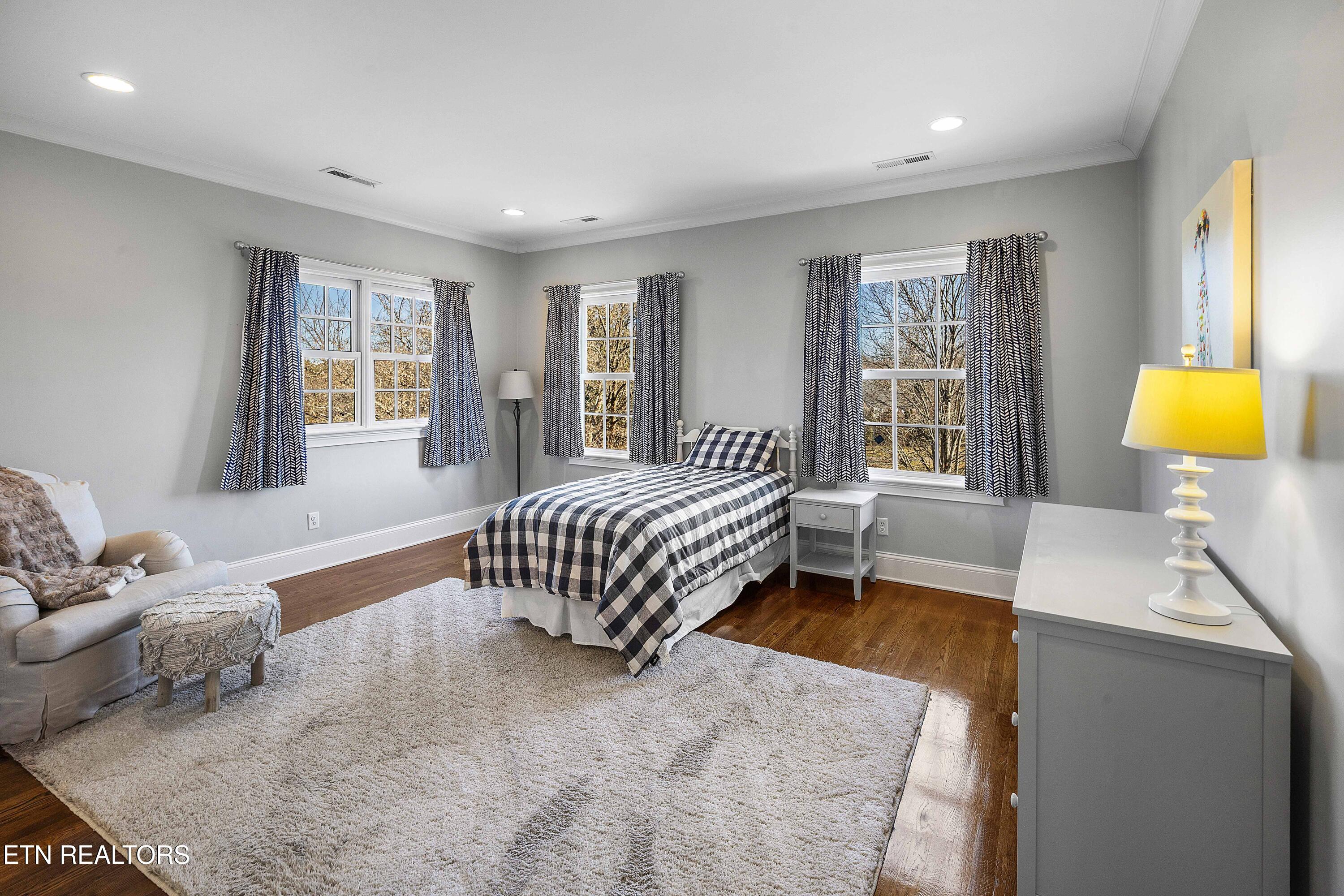 5225 Bent River Blvd