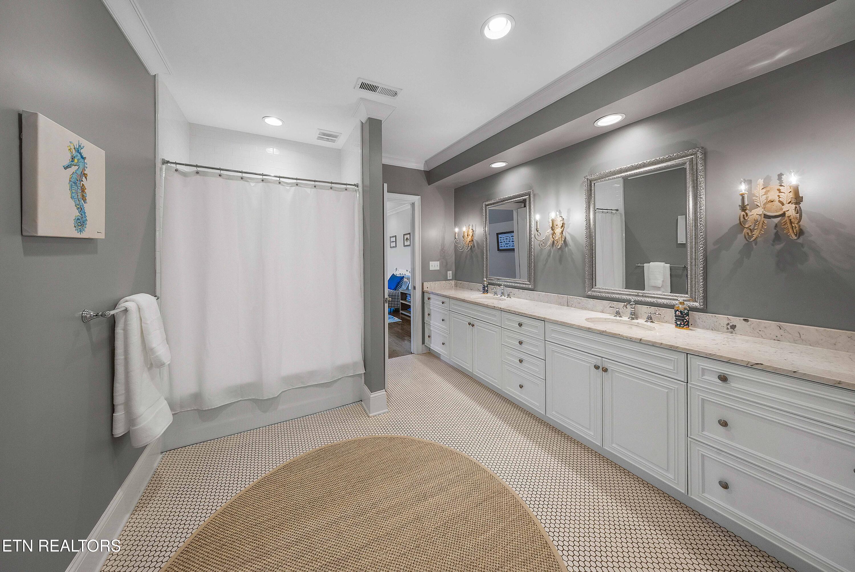 5225 Bent River Blvd