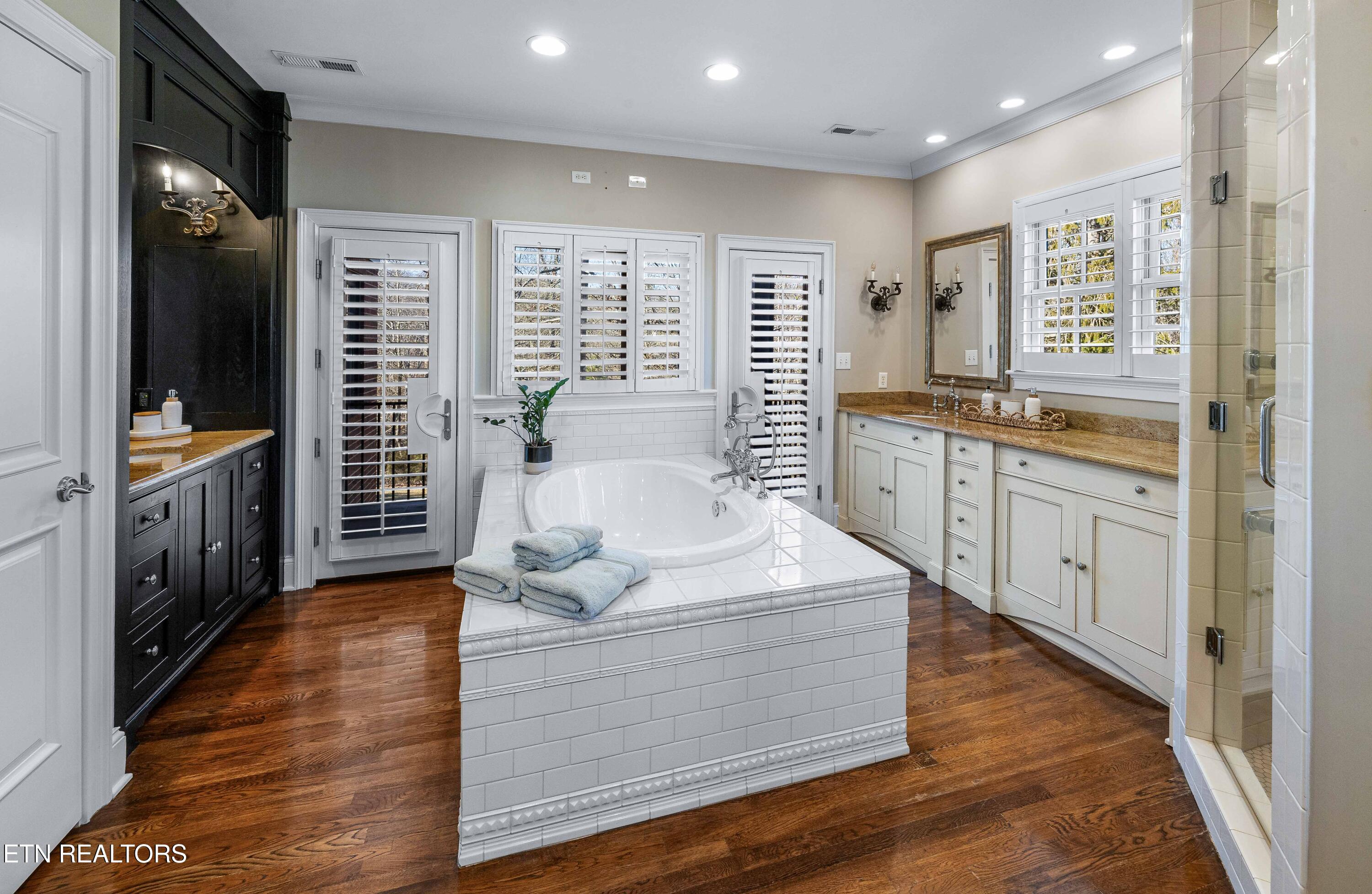 5225 Bent River Blvd