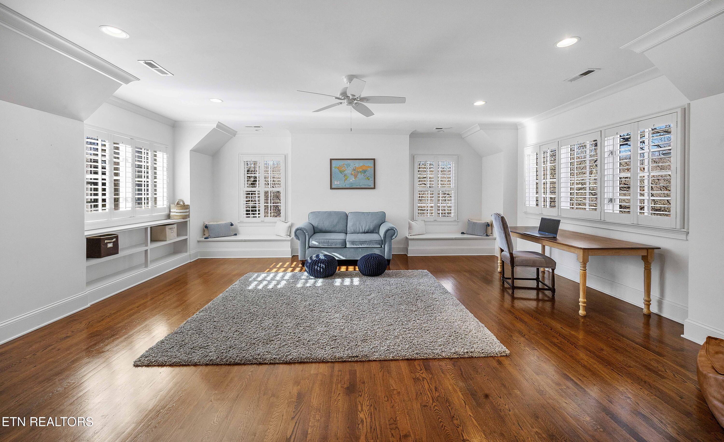 5225 Bent River Blvd