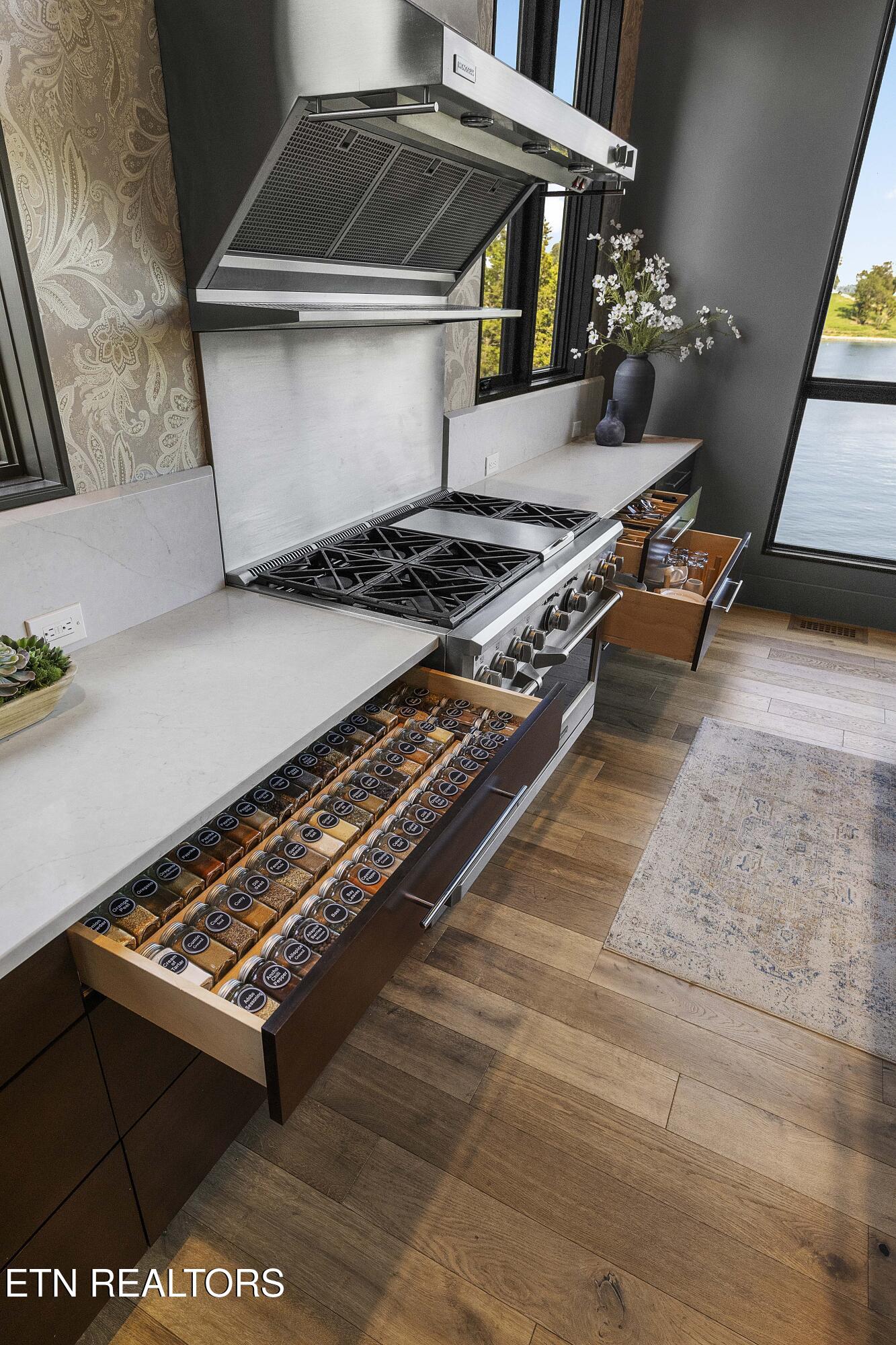 4352 Gravelly Hills Rd