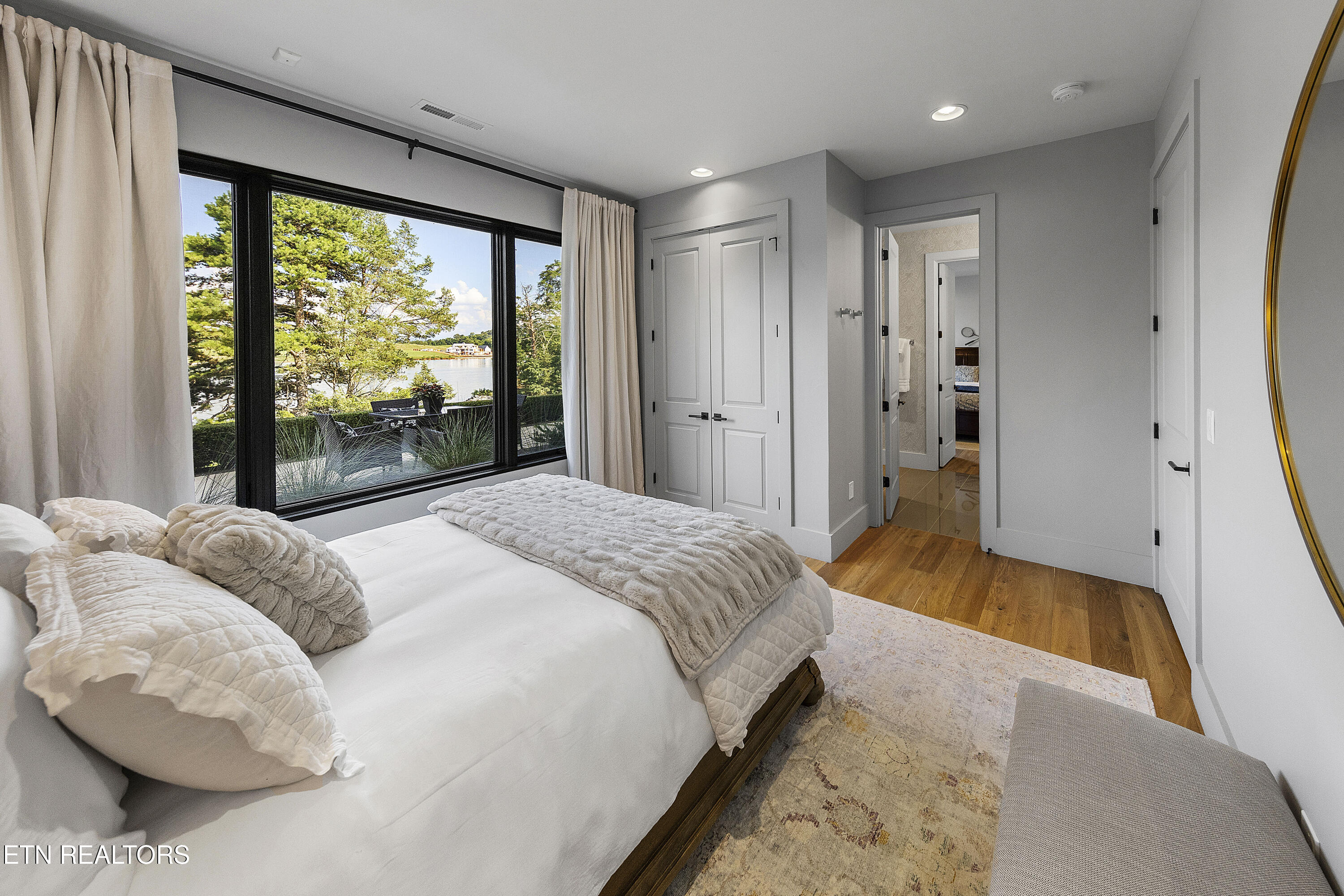 4352 Gravelly Hills Rd