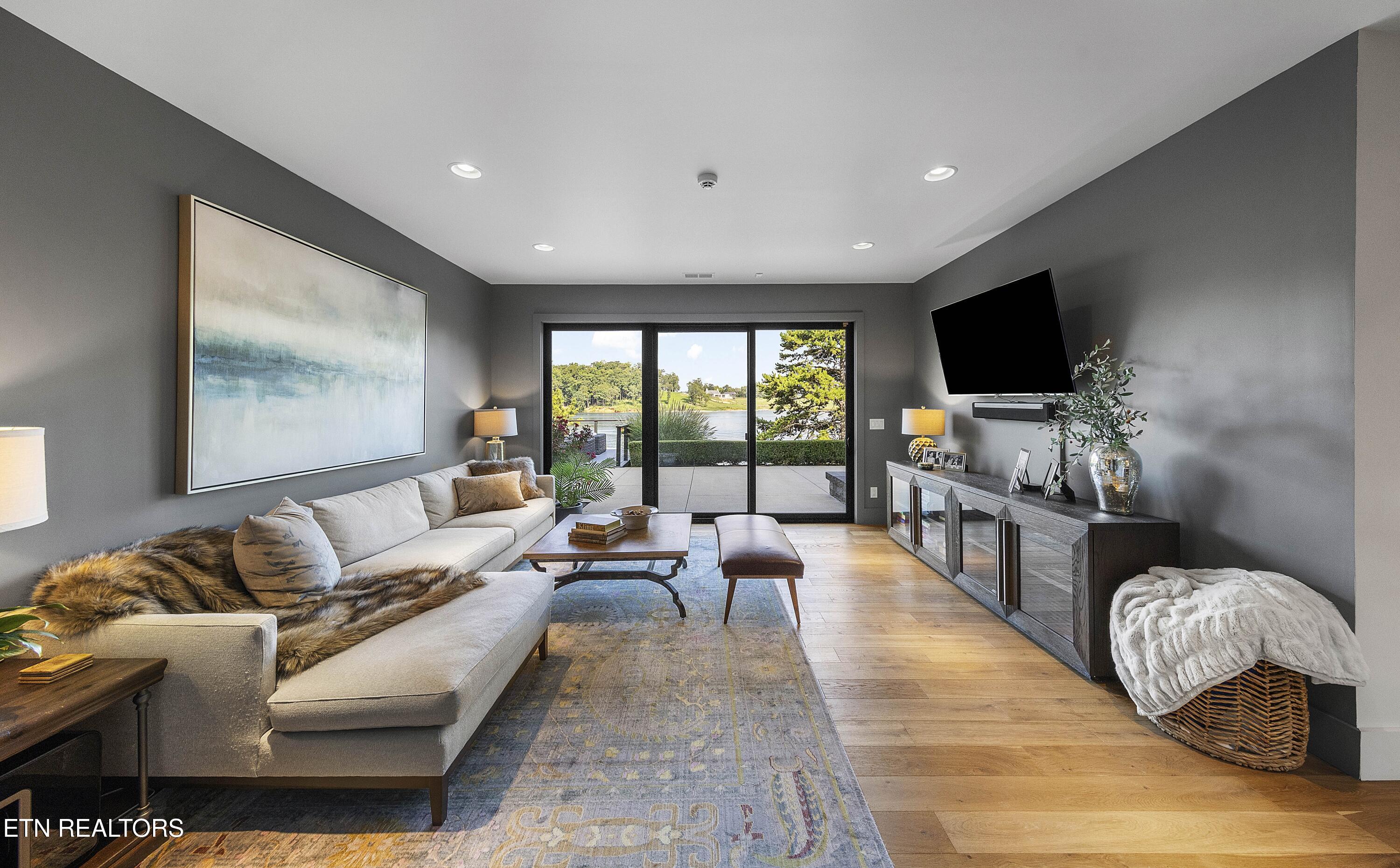 4352 Gravelly Hills Rd