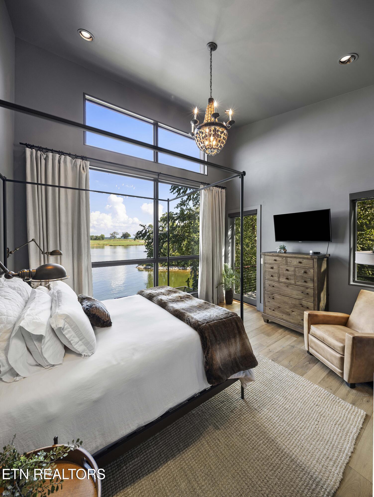 4352 Gravelly Hills Rd