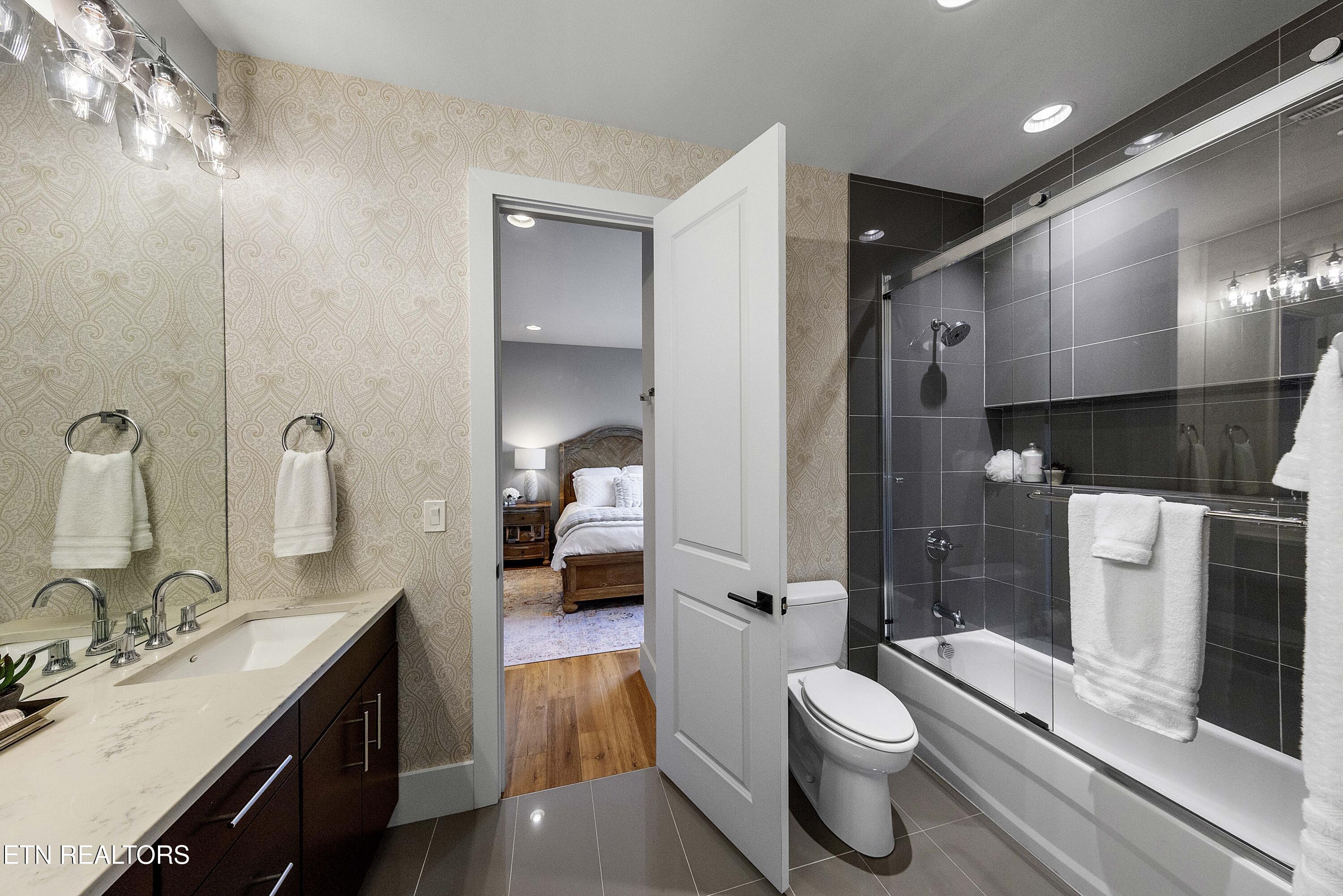 4352 Gravelly Hills Rd