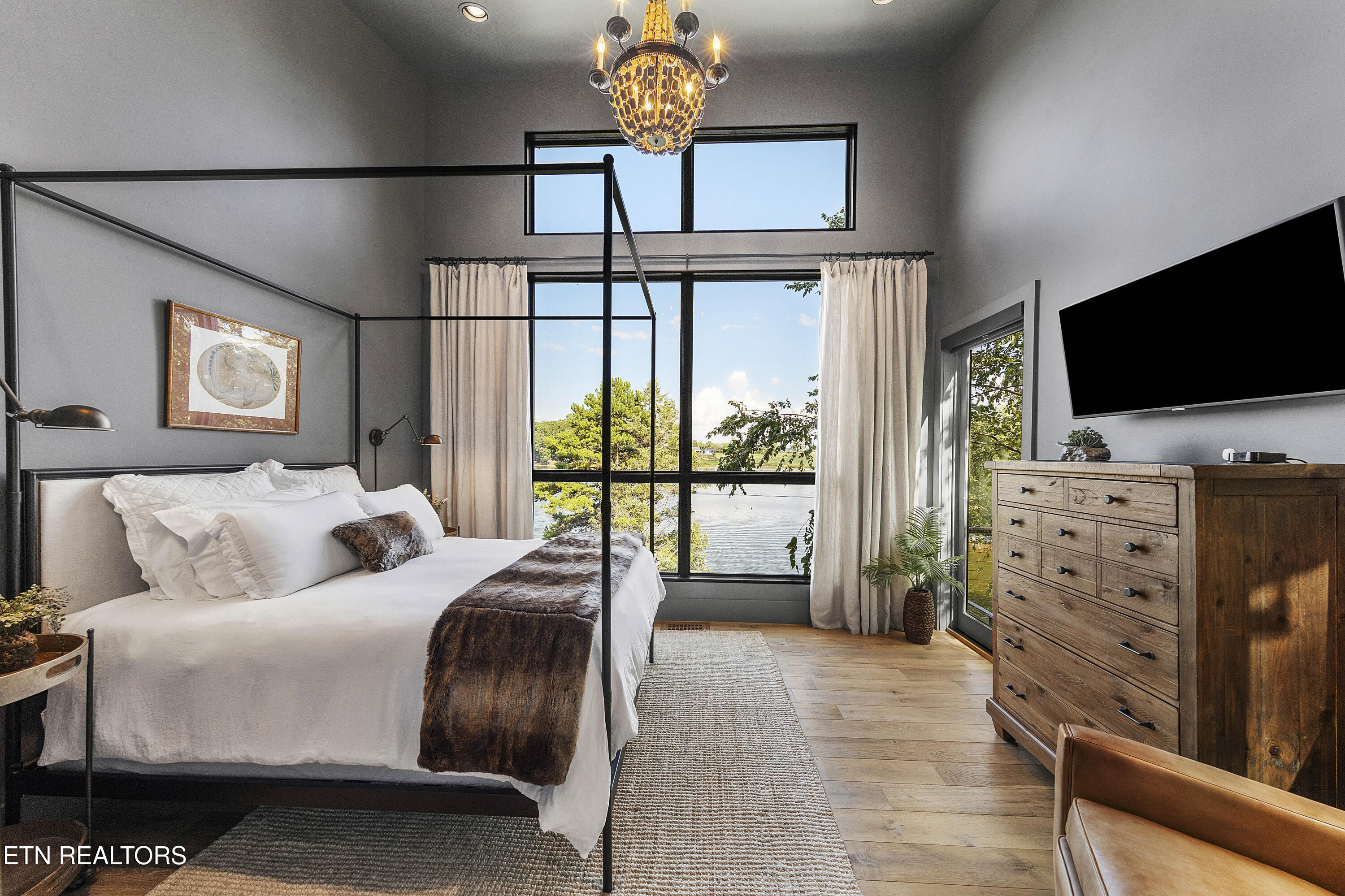 4352 Gravelly Hills Rd