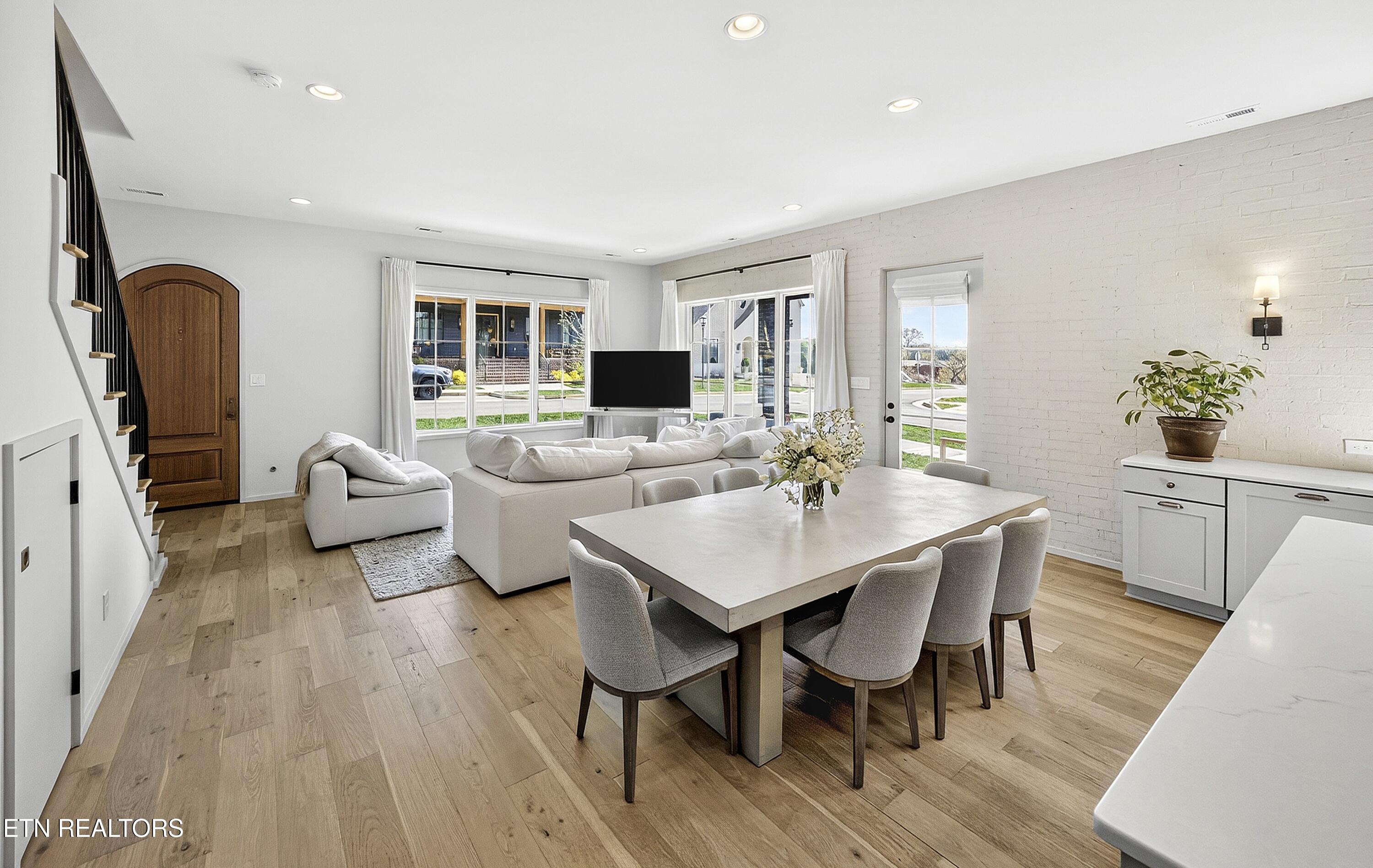 9839 Clingmans Dome Drive