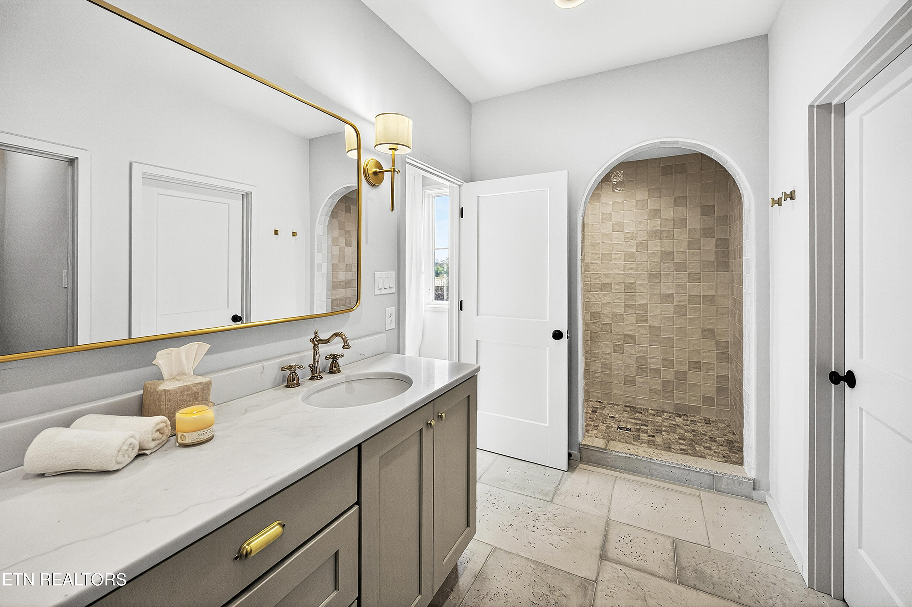 9839 Clingmans Dome Drive