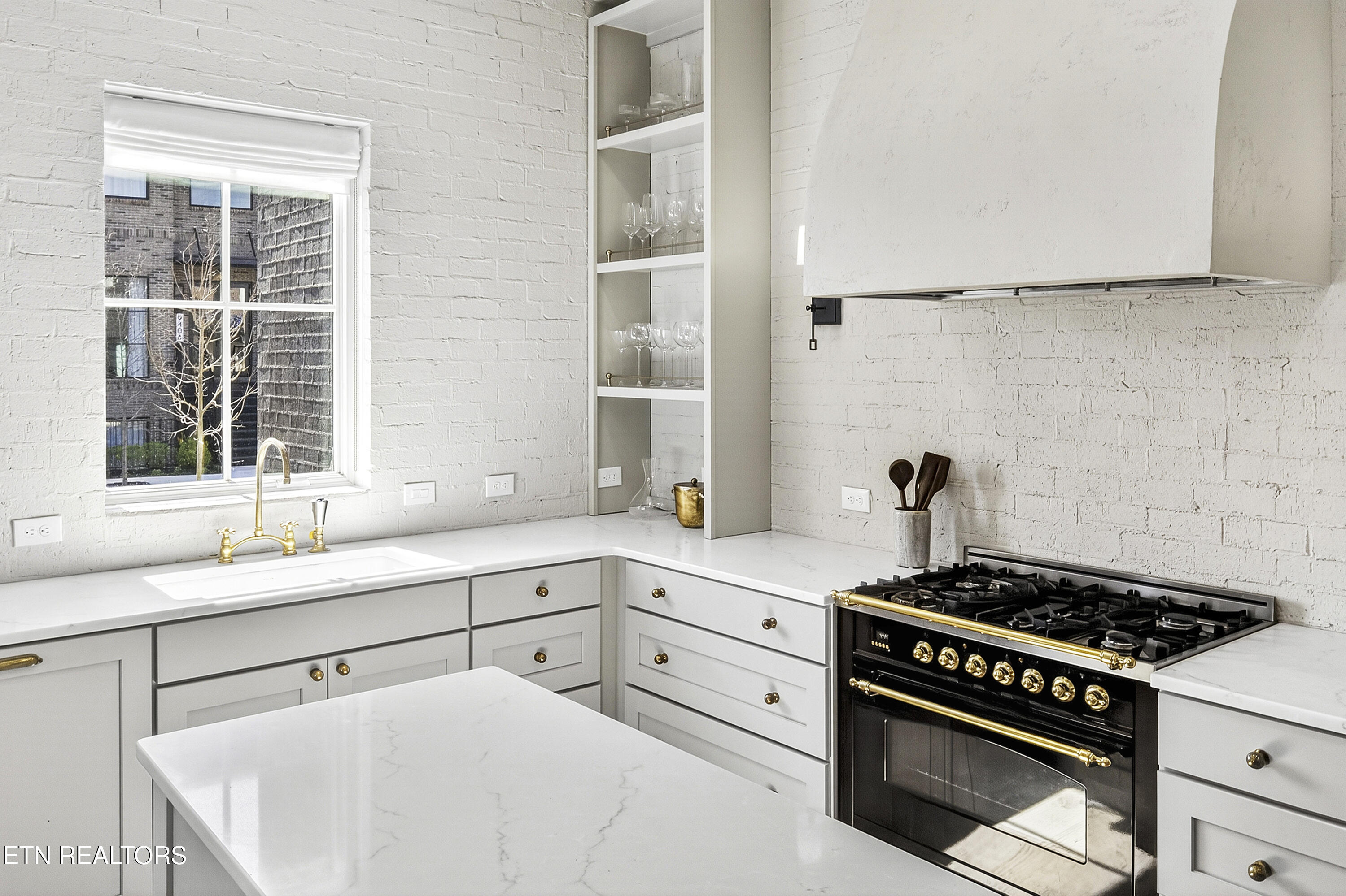 9839 Clingmans Dome Drive