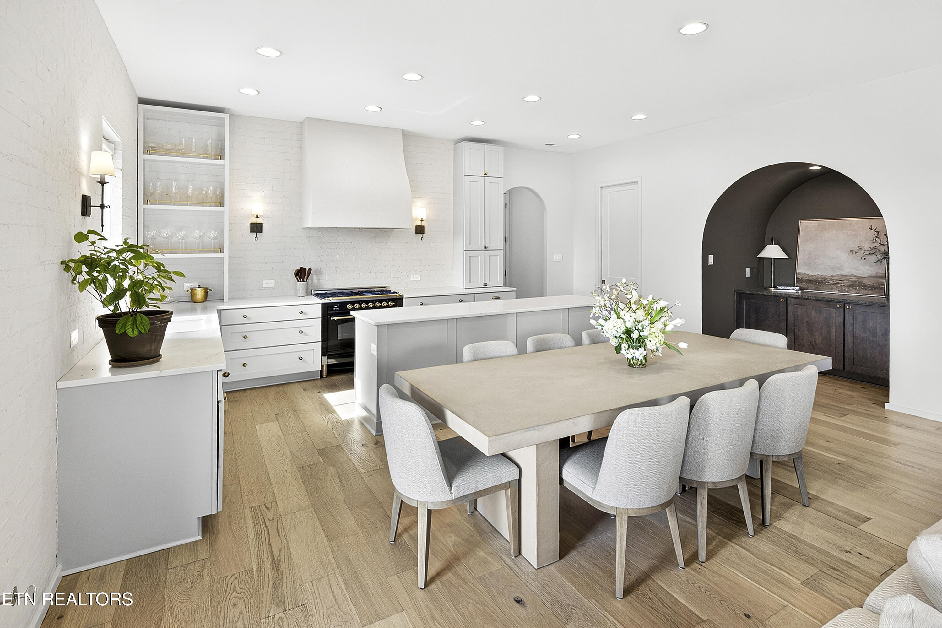 9839 Clingmans Dome Drive