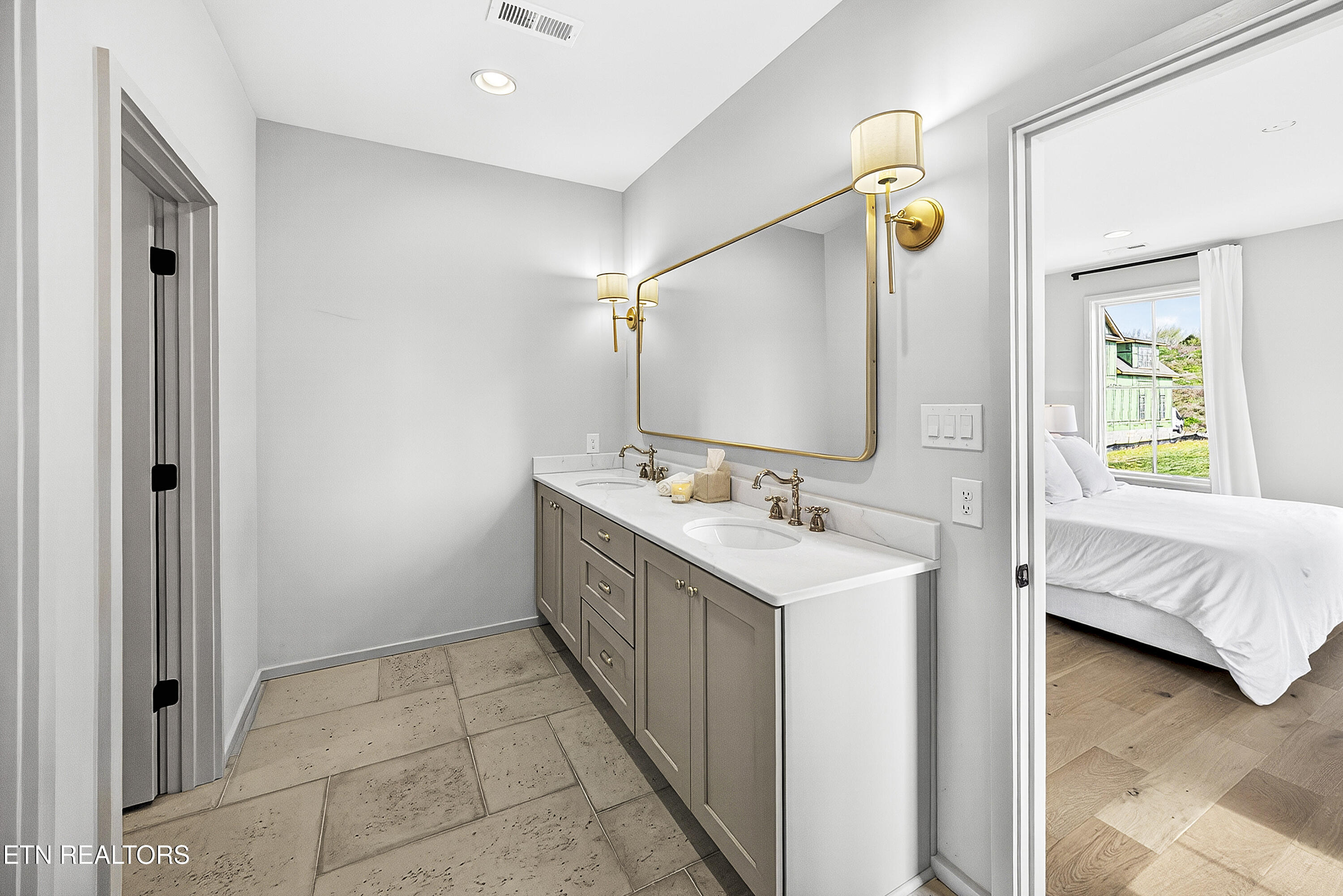 9839 Clingmans Dome Drive