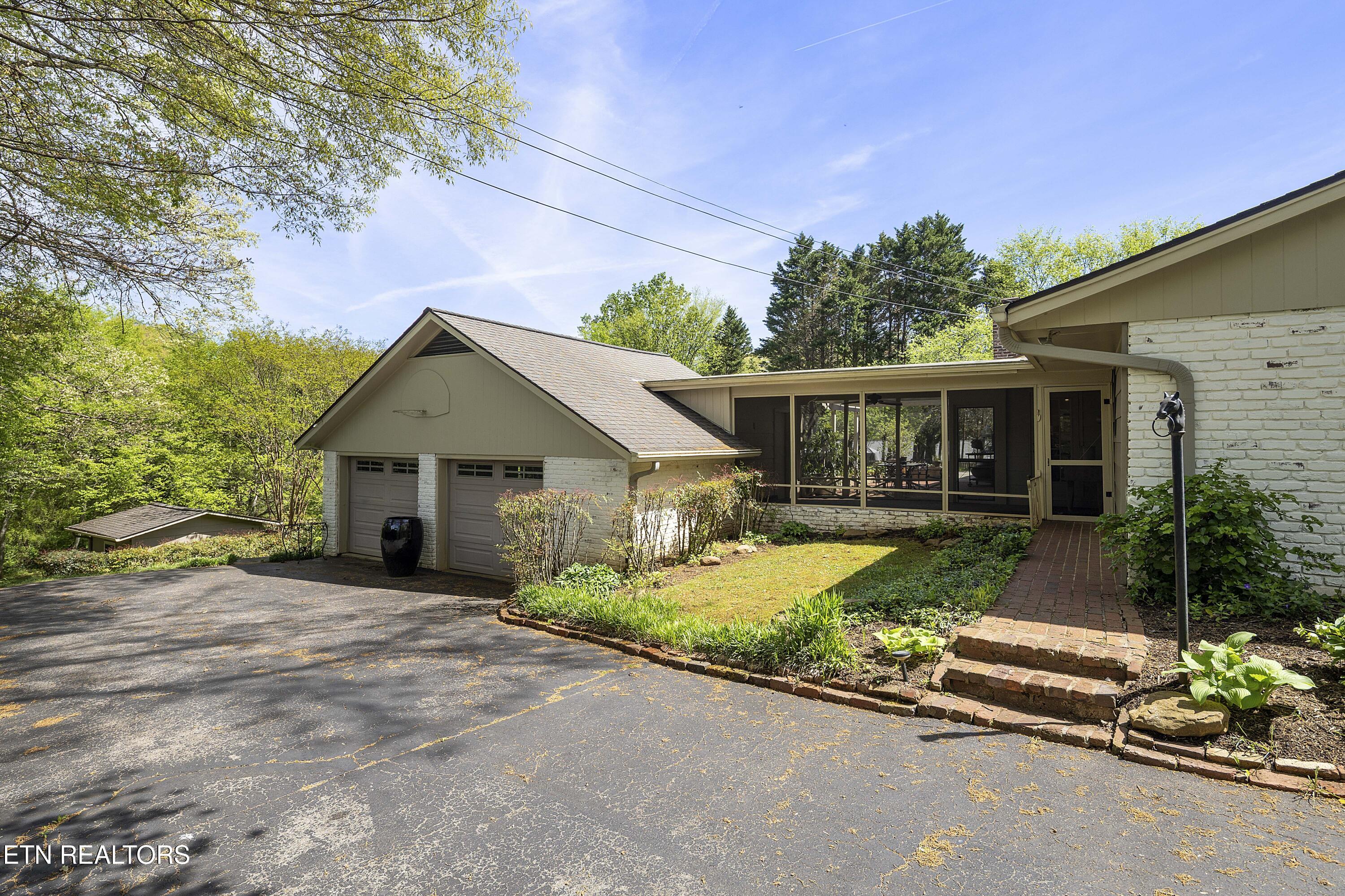 5413 Riverbend Drive