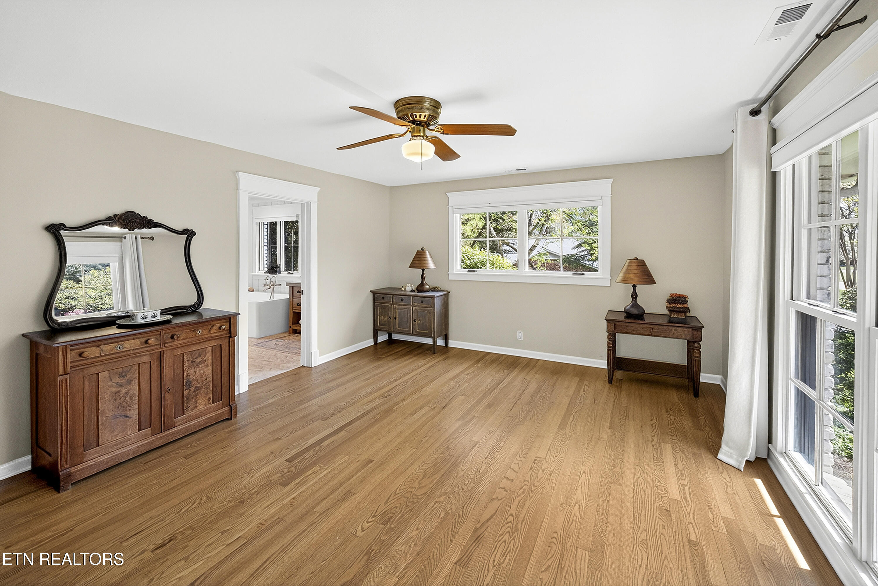 5413 Riverbend Drive