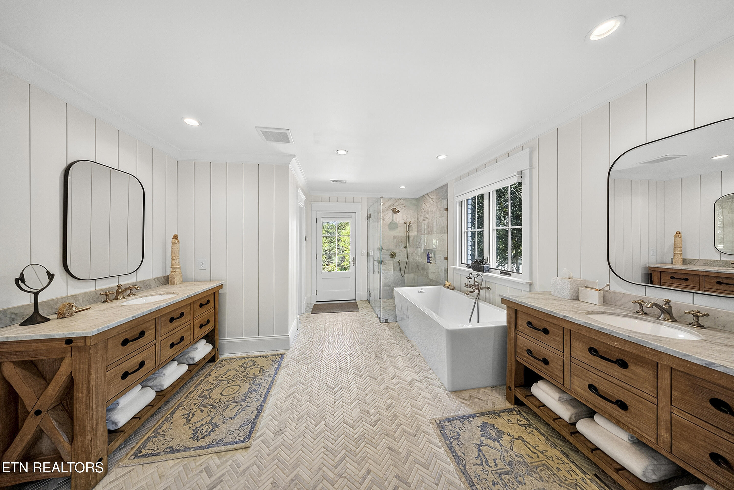 5413 Riverbend Drive