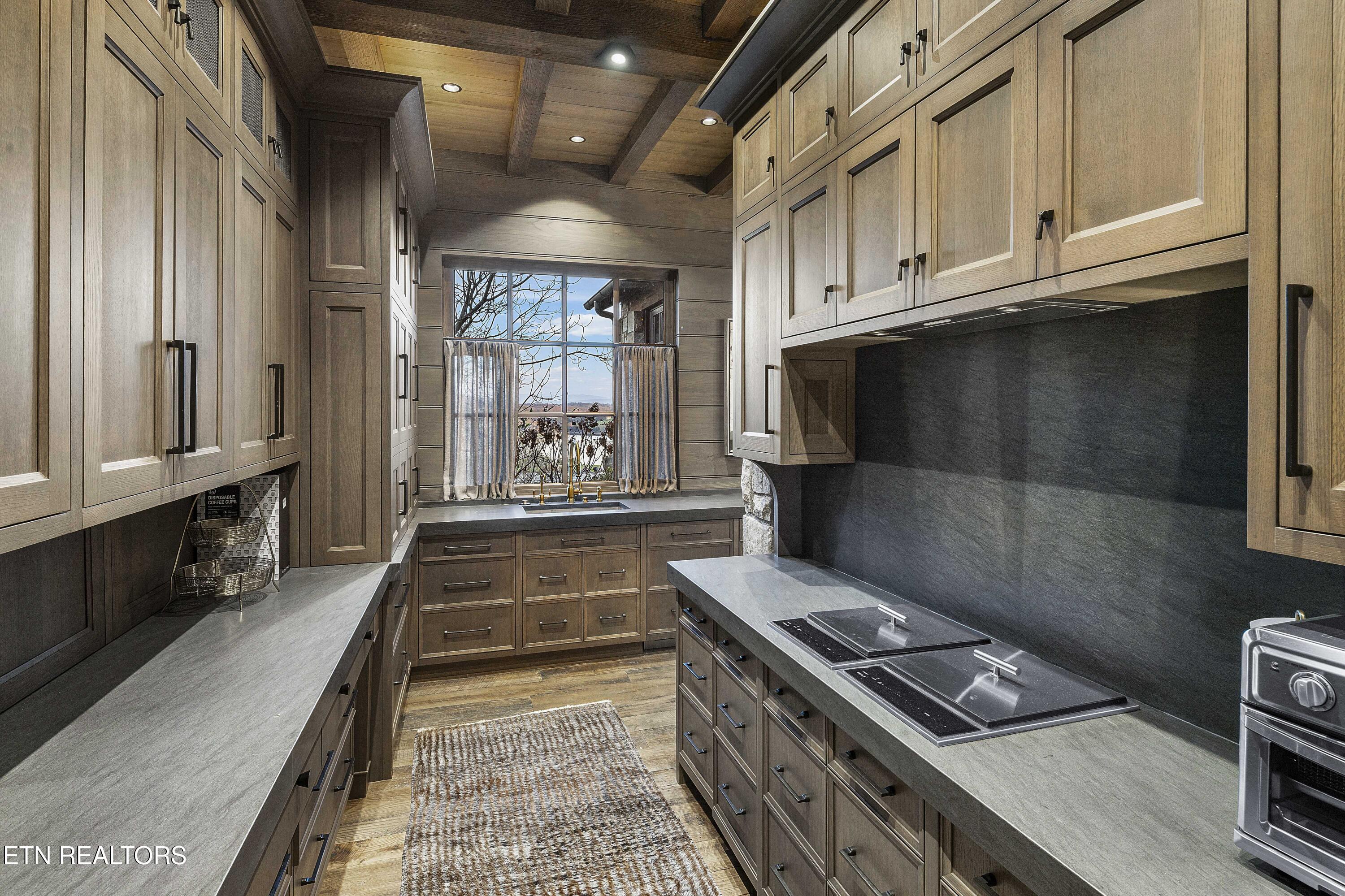 10580 Leonidas Meadow Way