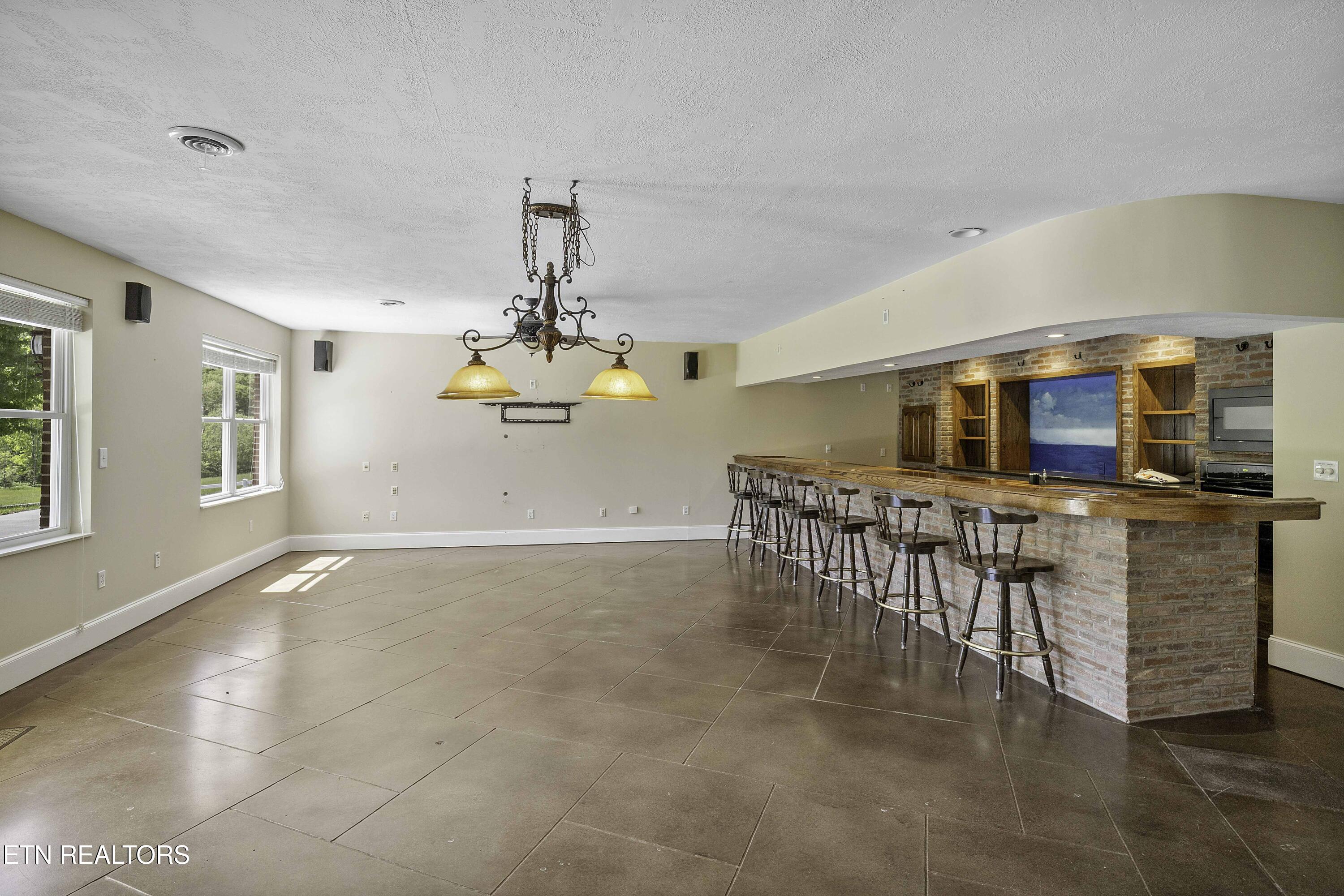 2760 Holston River Drive