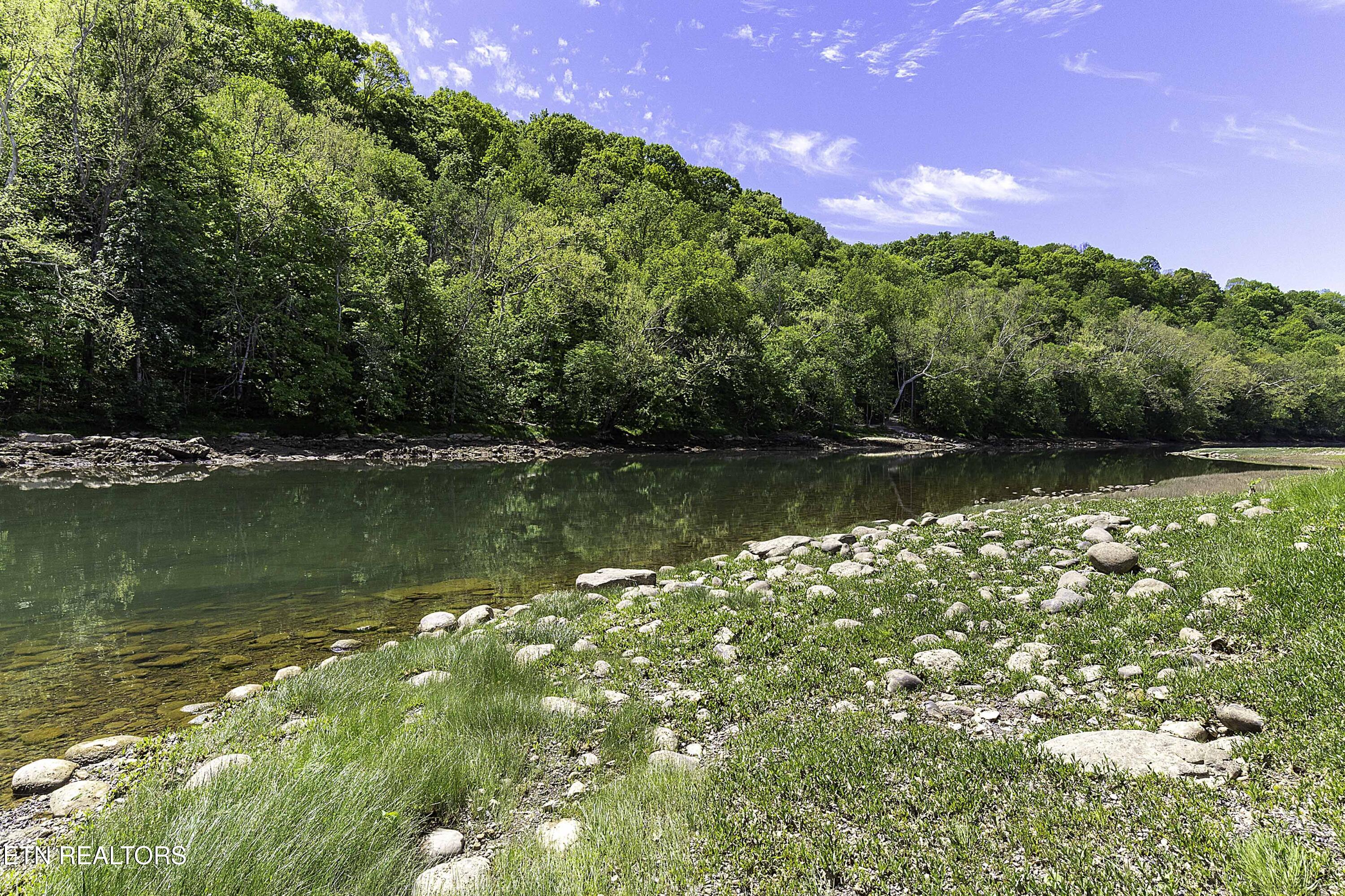 2760 Holston River Drive