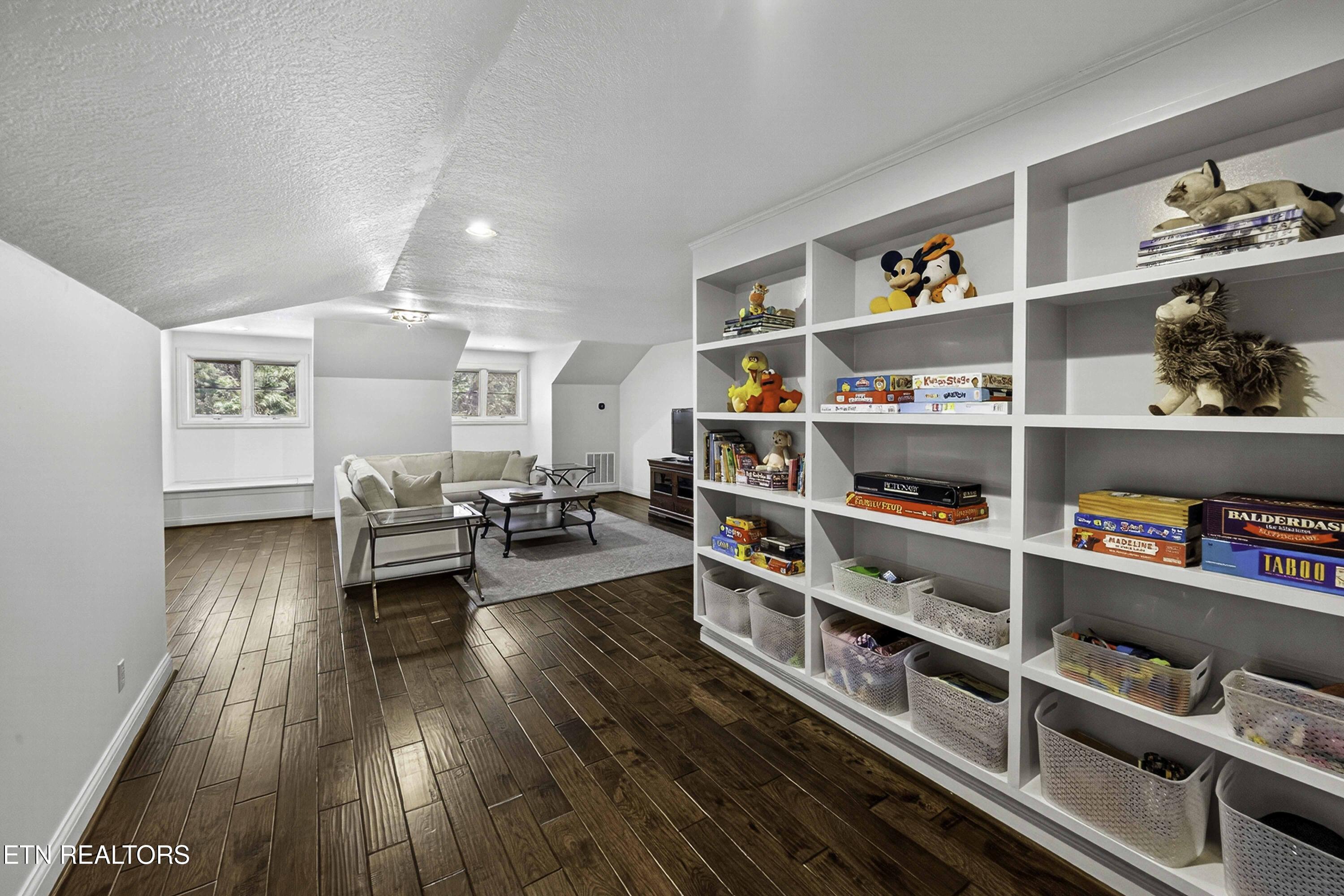 3540 Captains Way
