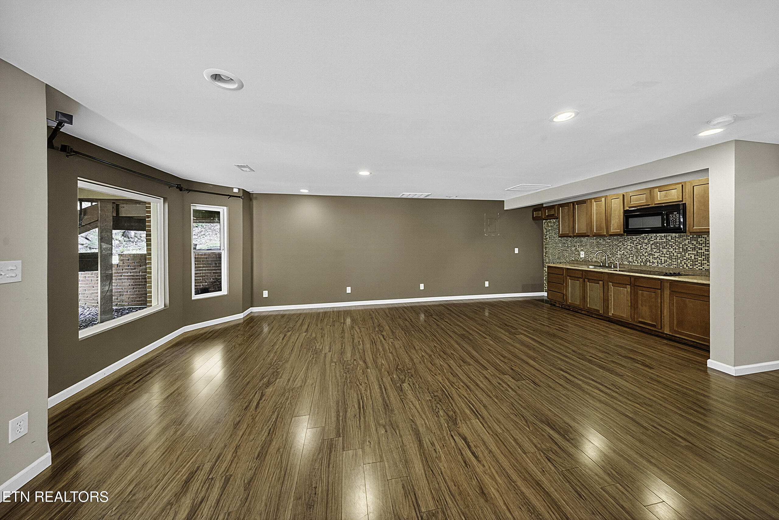 12649 Bayview Drive