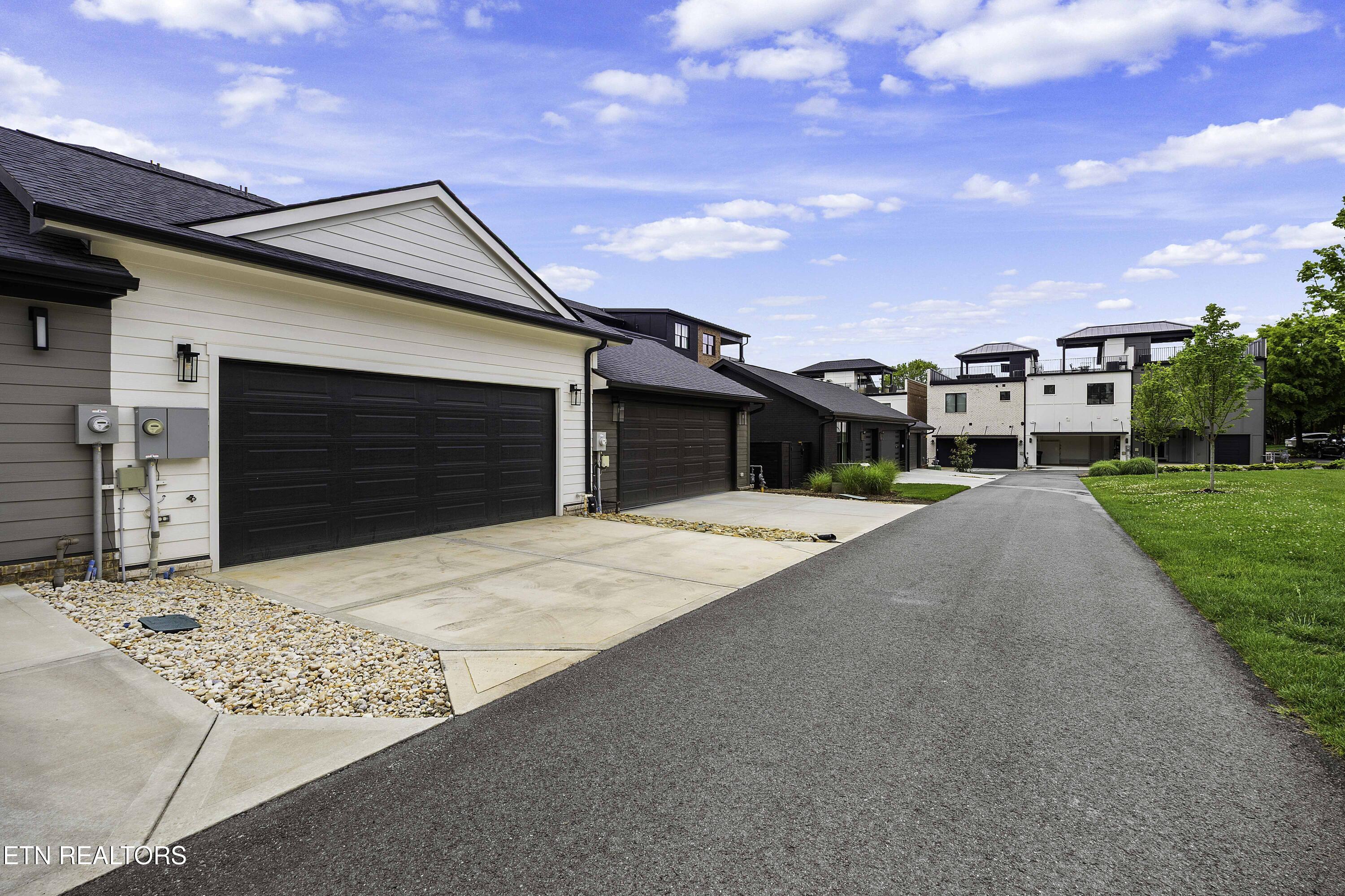 9421 Horizon Drive