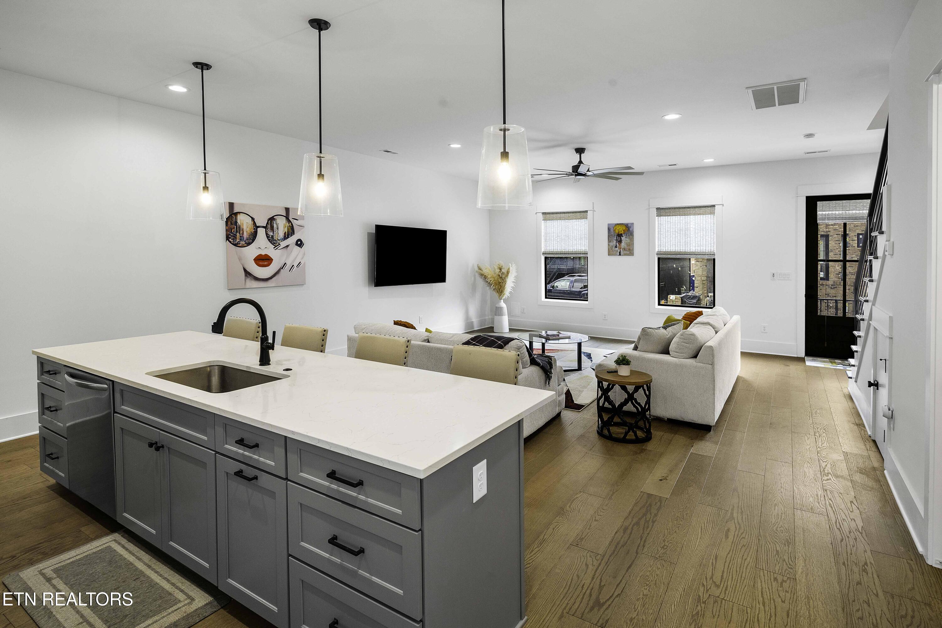9421 Horizon Drive
