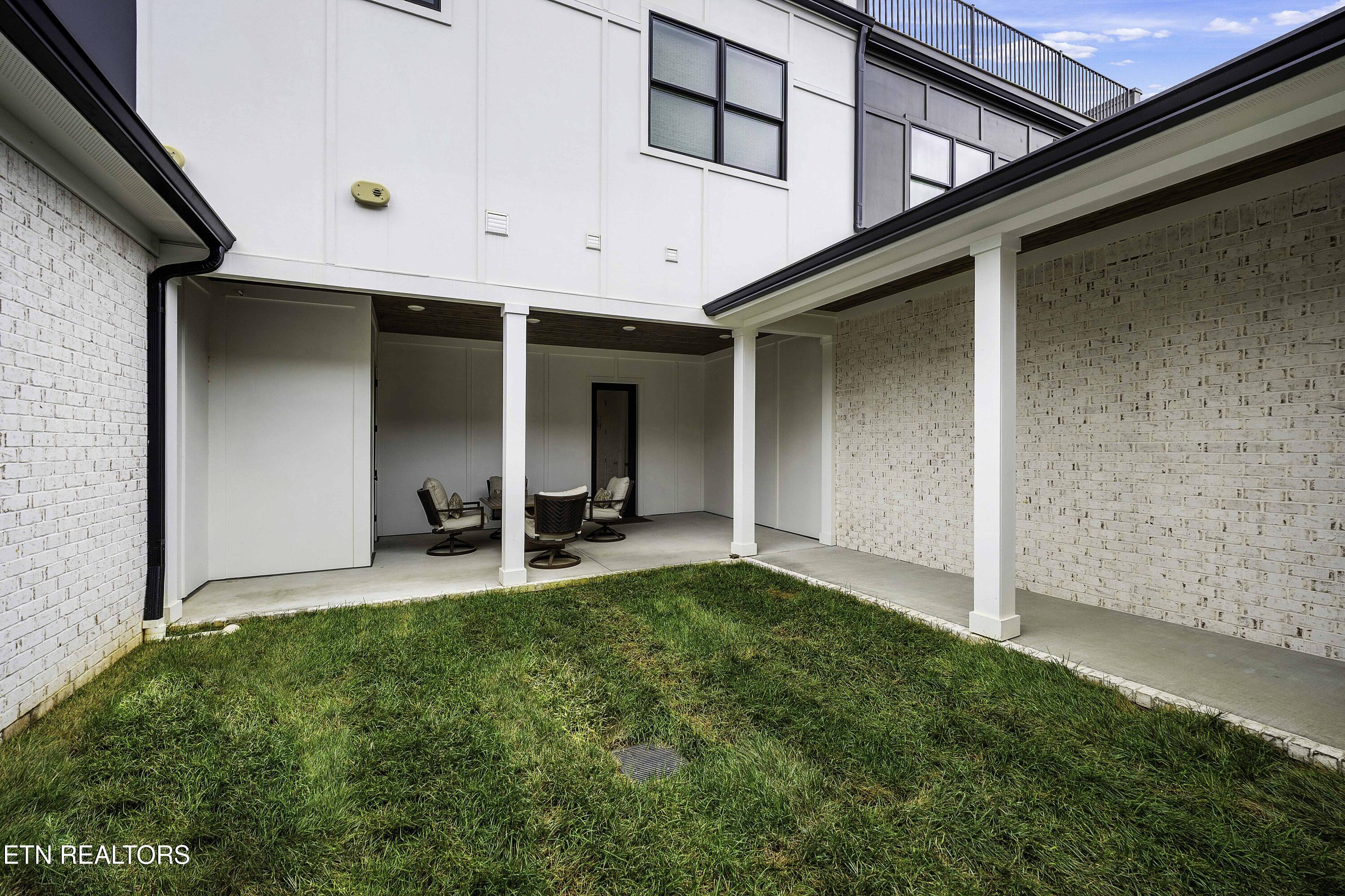 9421 Horizon Drive