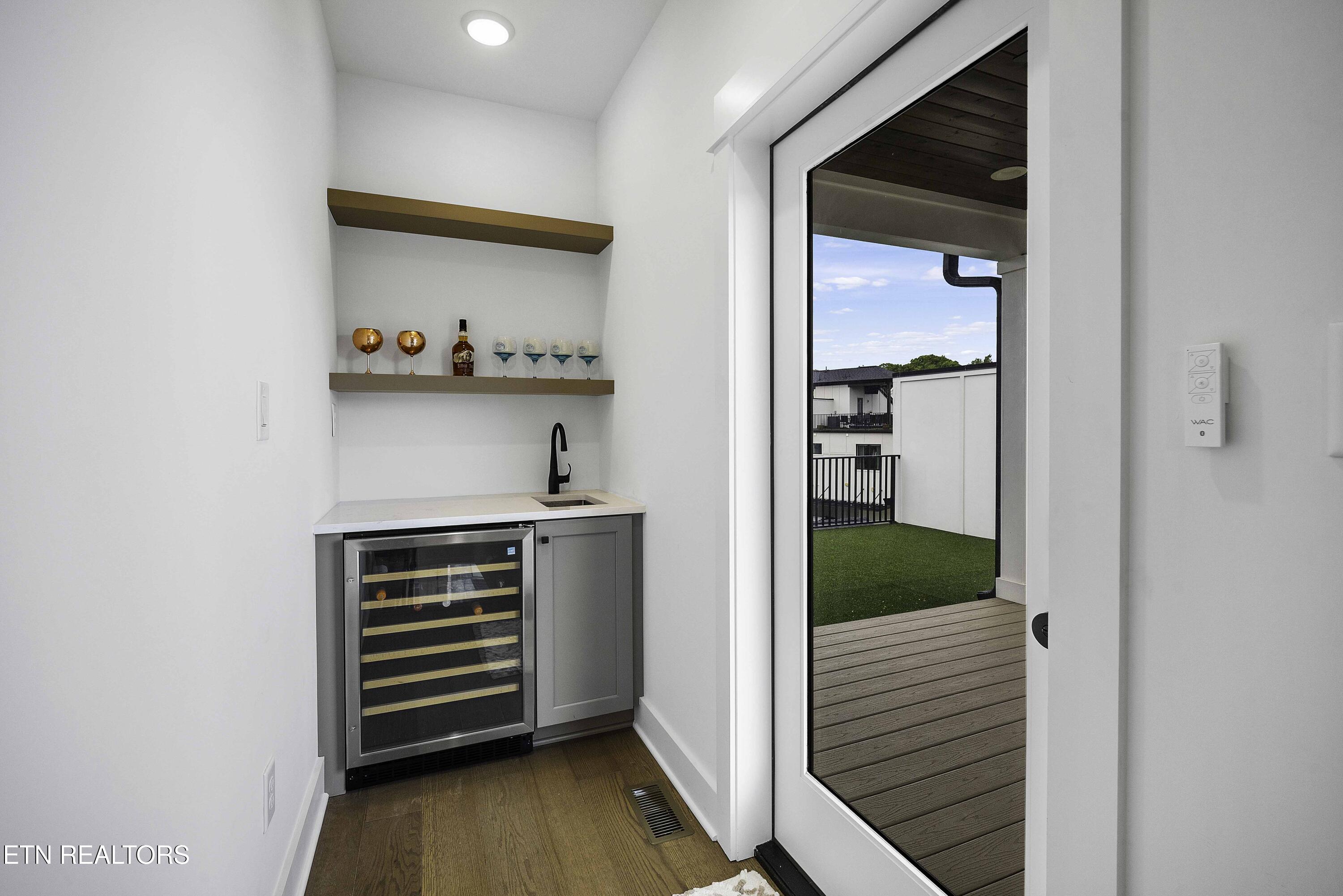 9421 Horizon Drive
