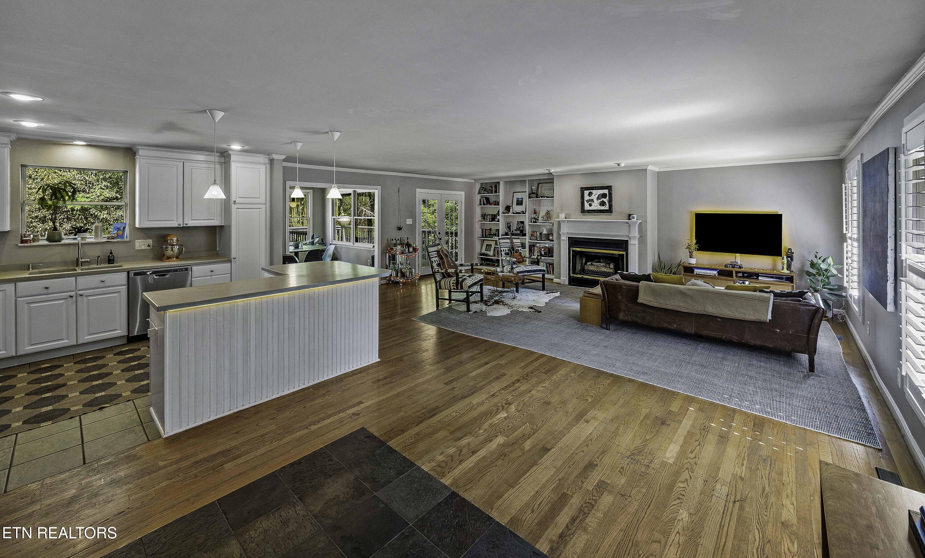 4317 Hiawatha Drive