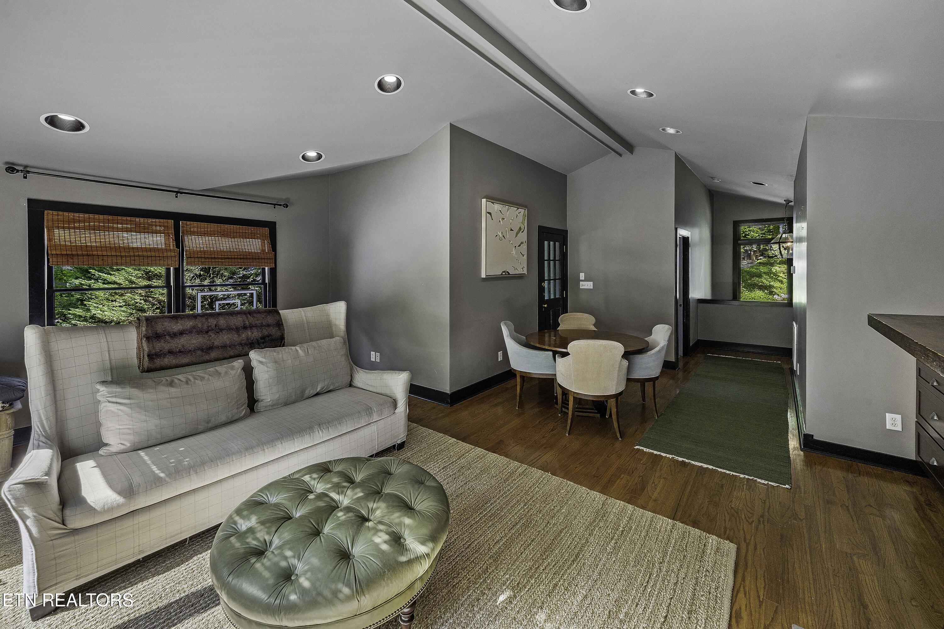 4317 Hiawatha Drive
