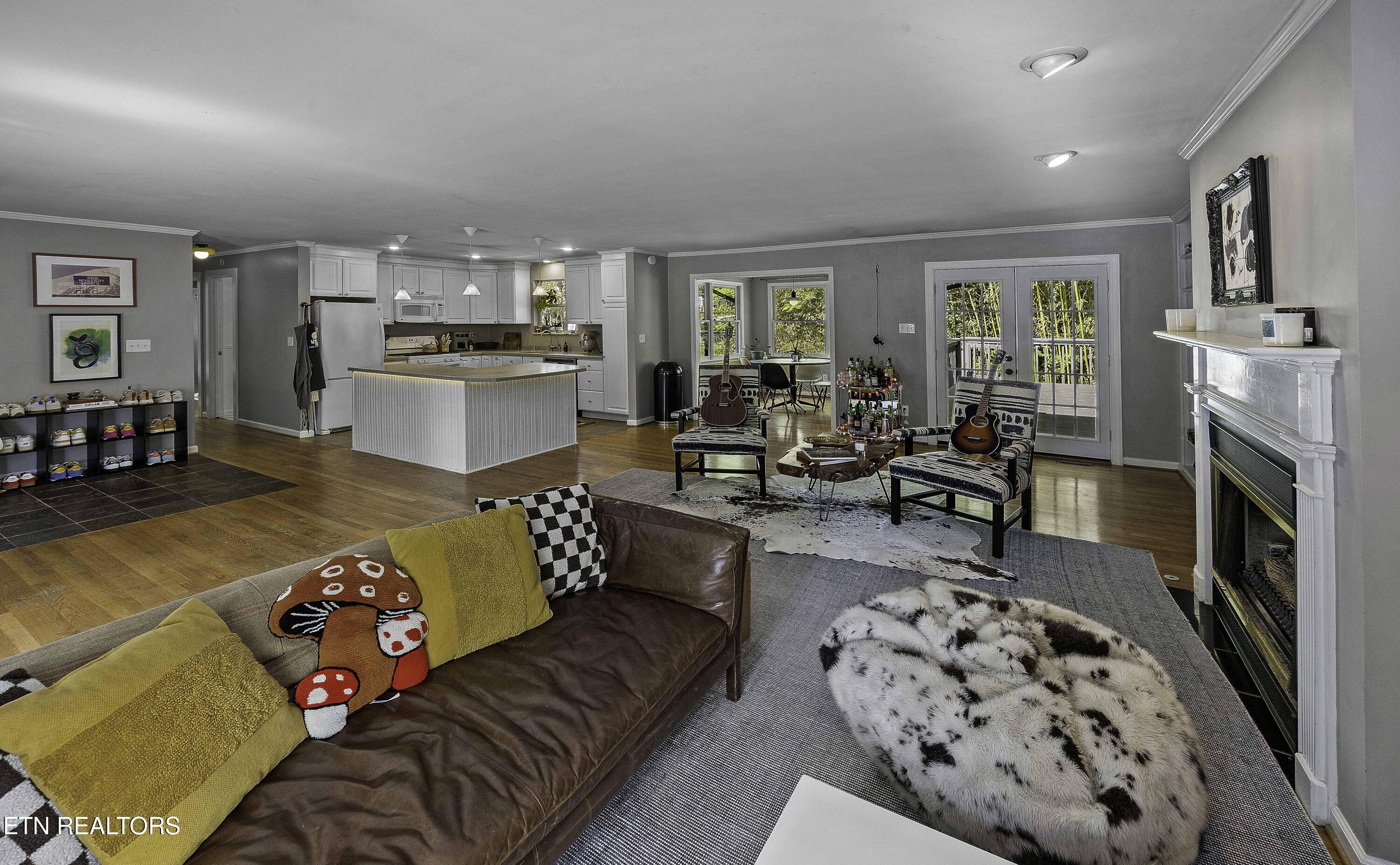 4317 Hiawatha Drive