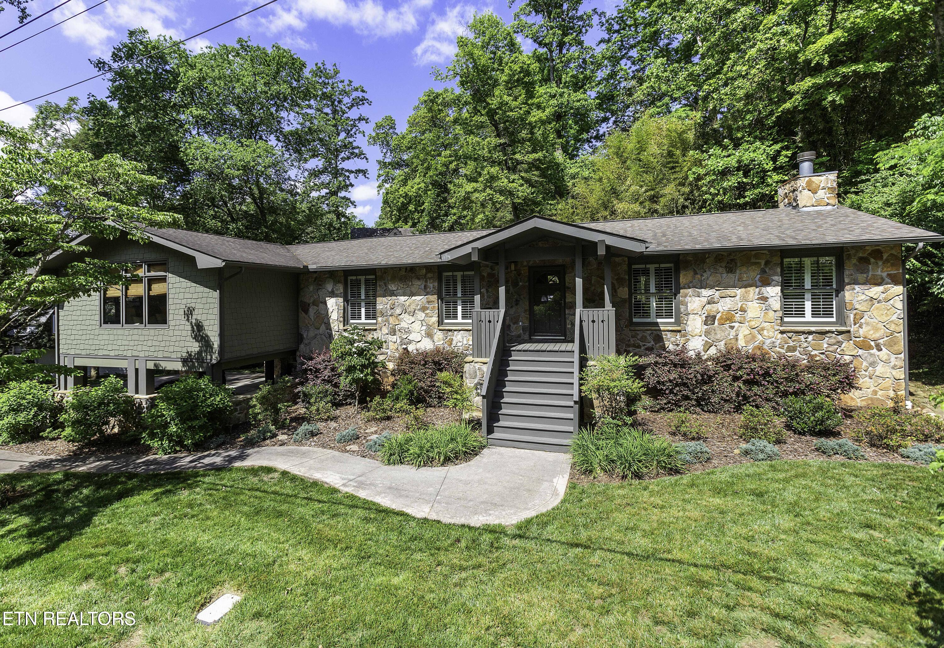 4317 Hiawatha Drive