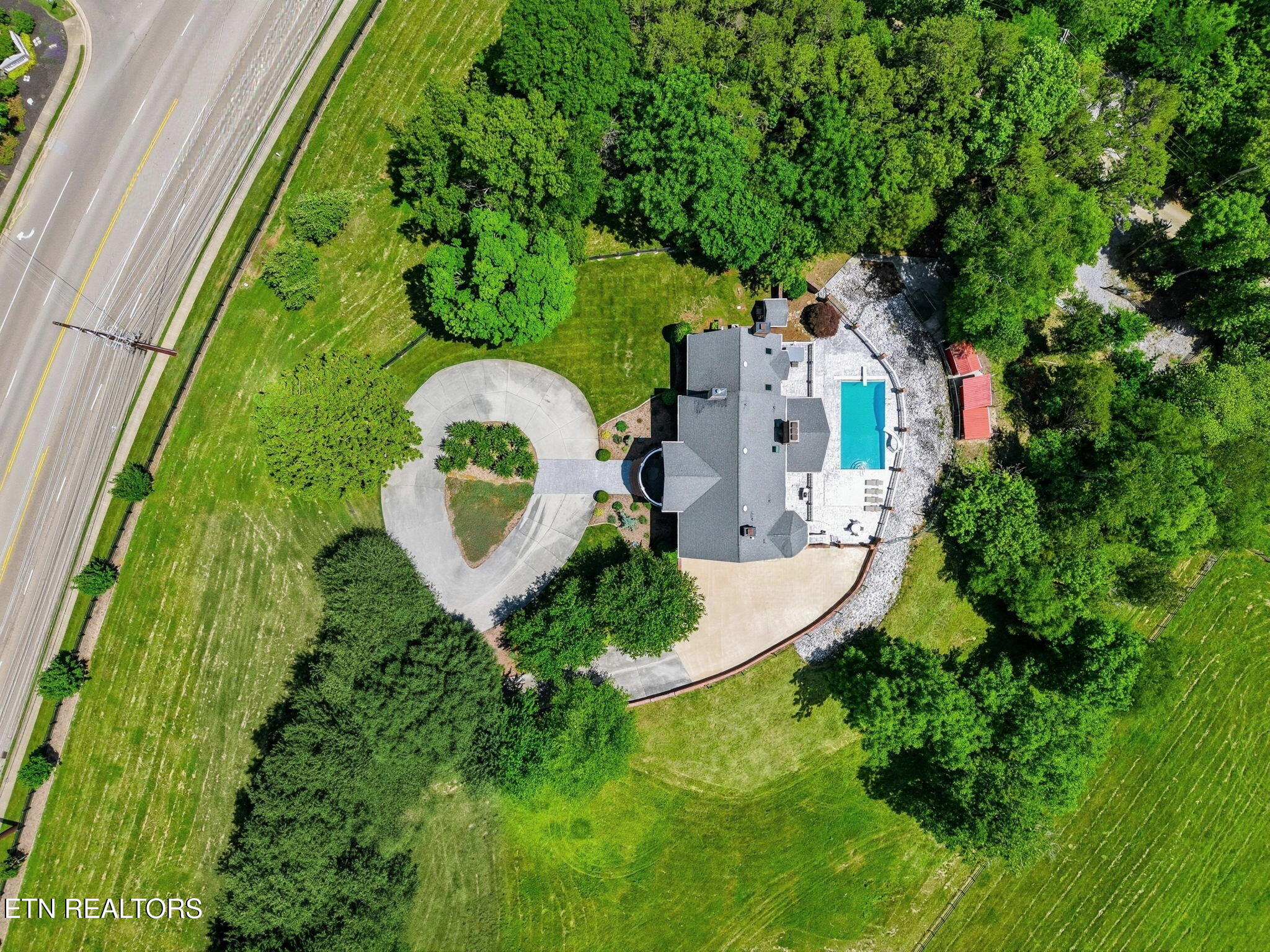 807 S Peters Rd