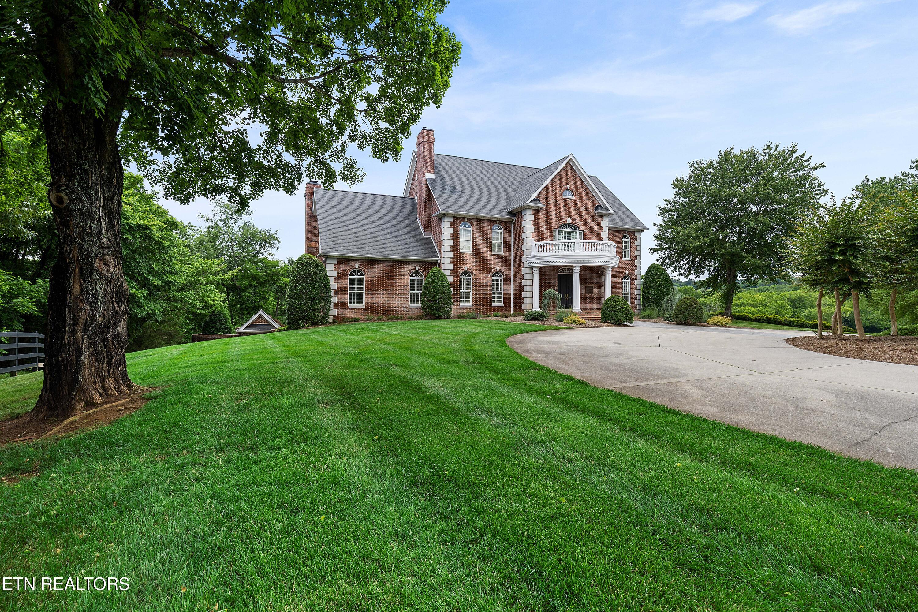 807 S Peters Rd