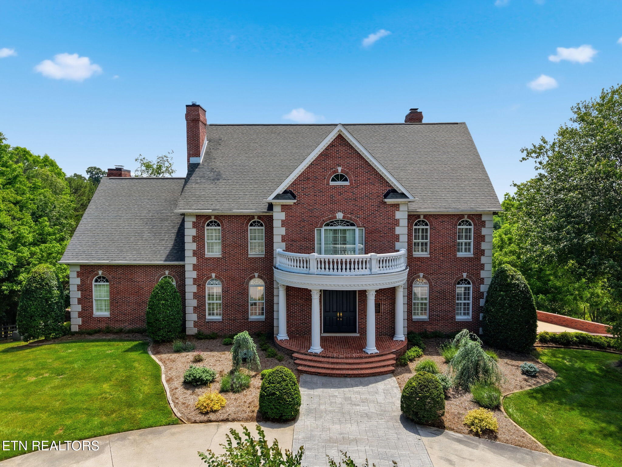807 S Peters Rd