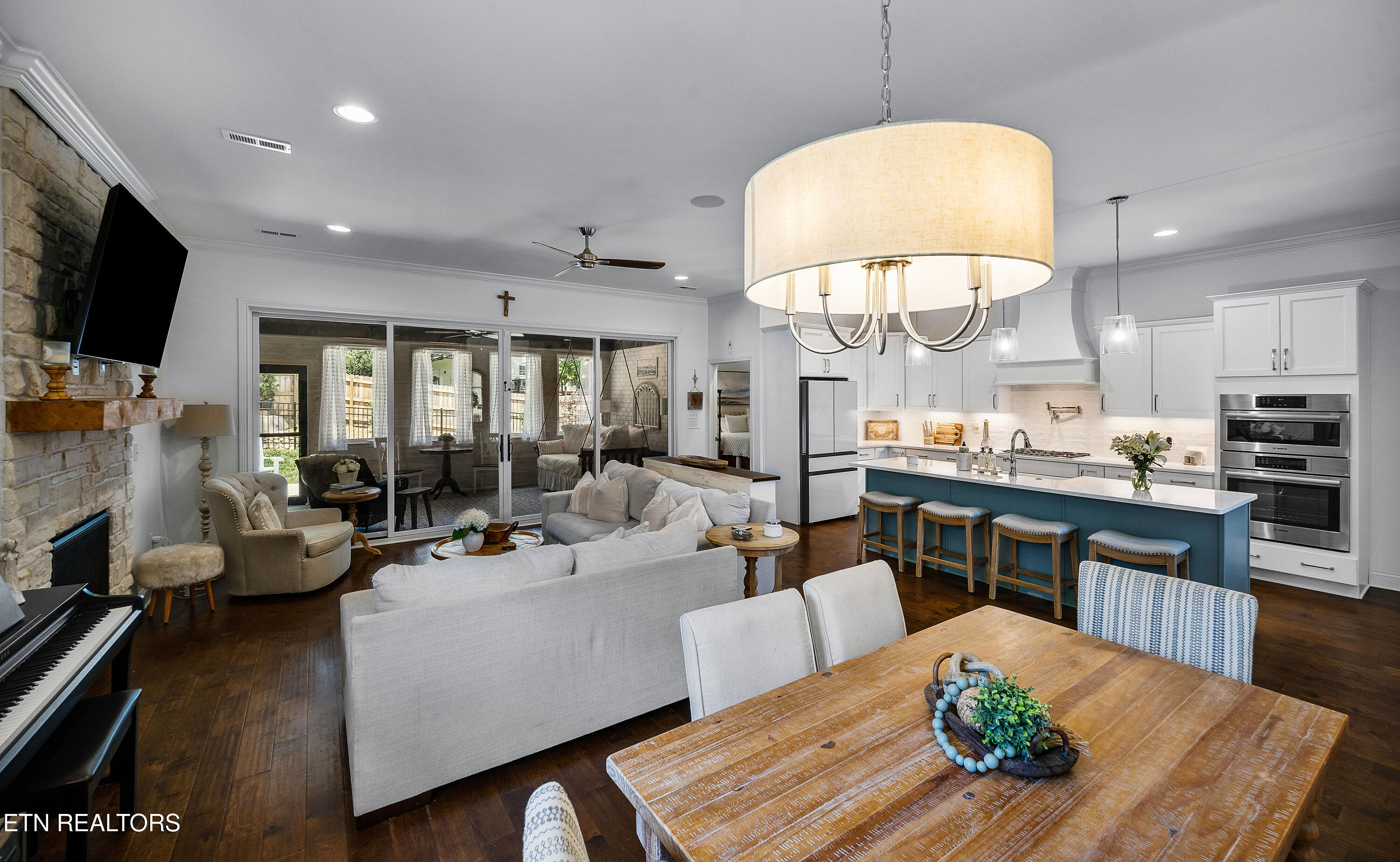 1470 Bronze Lane