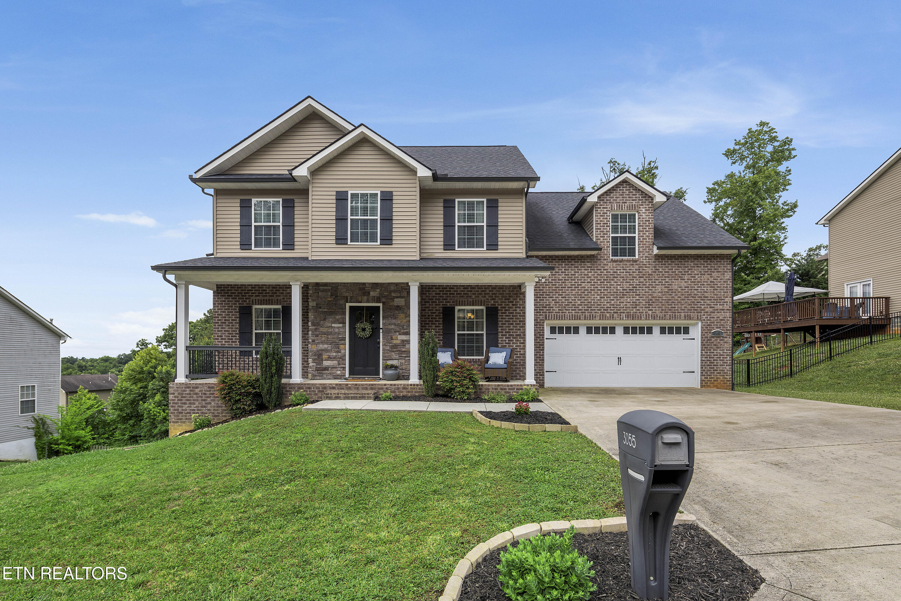3055 Oakwood Hills Lane