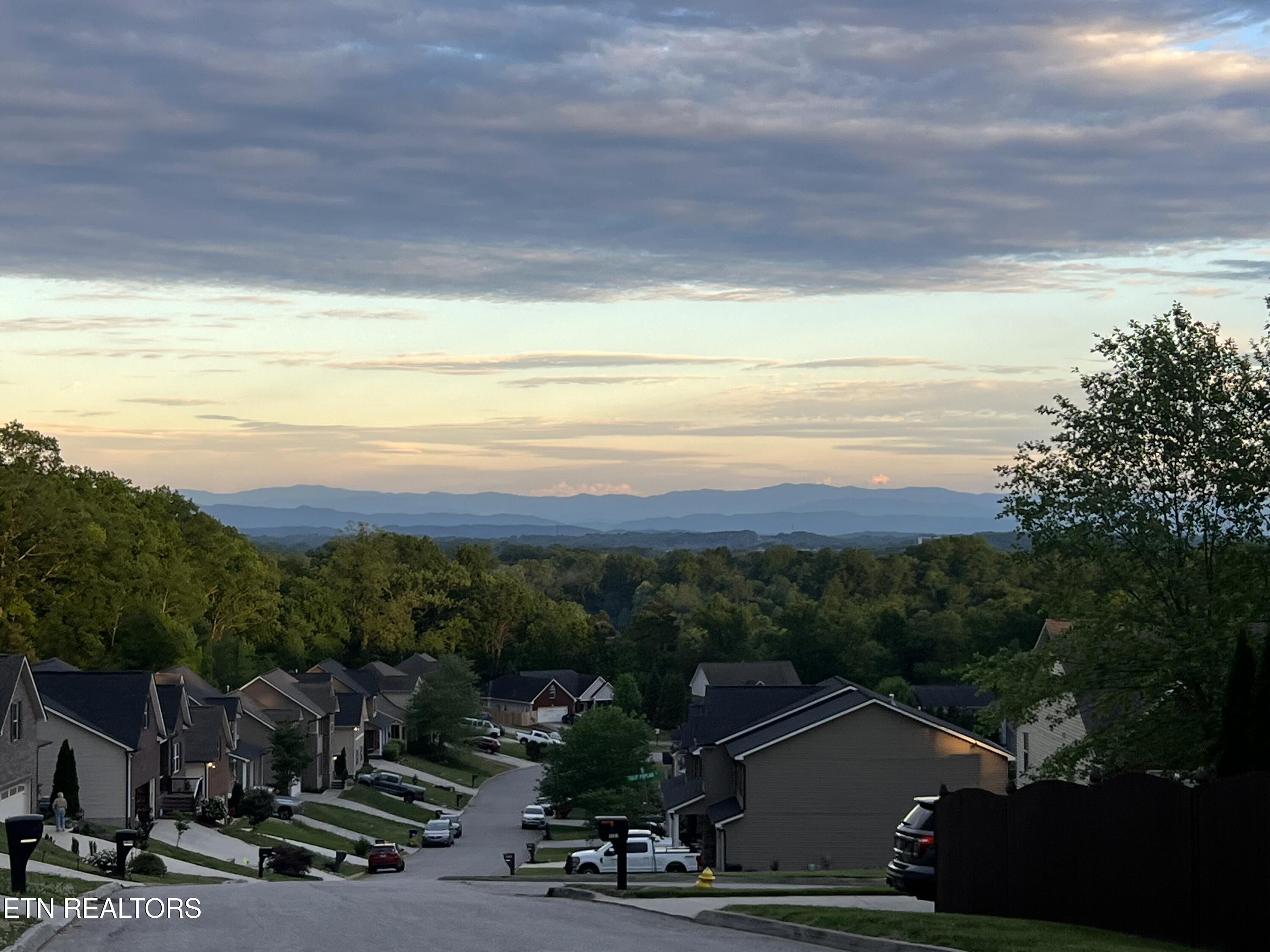 3055 Oakwood Hills Lane