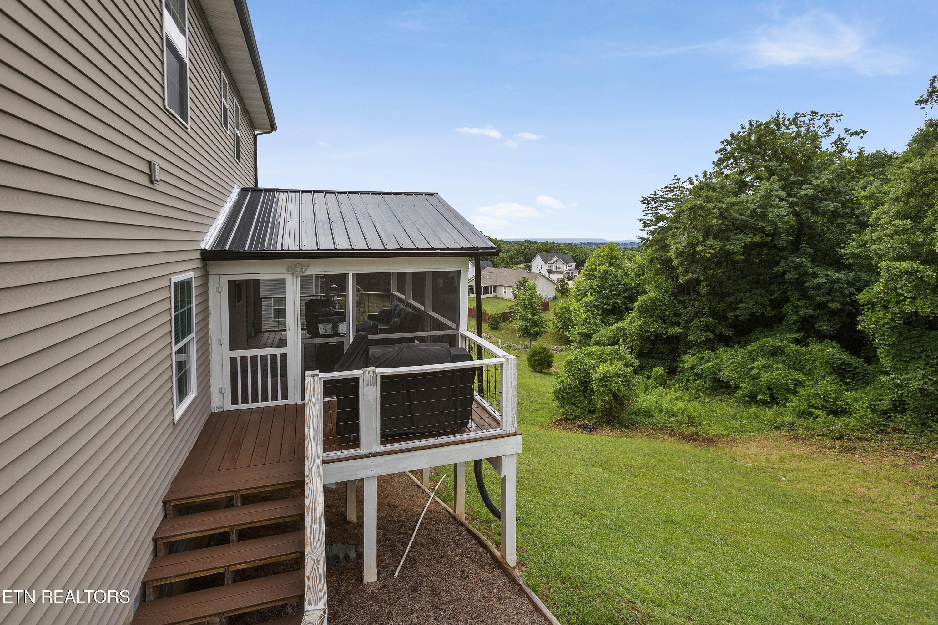 3055 Oakwood Hills Lane