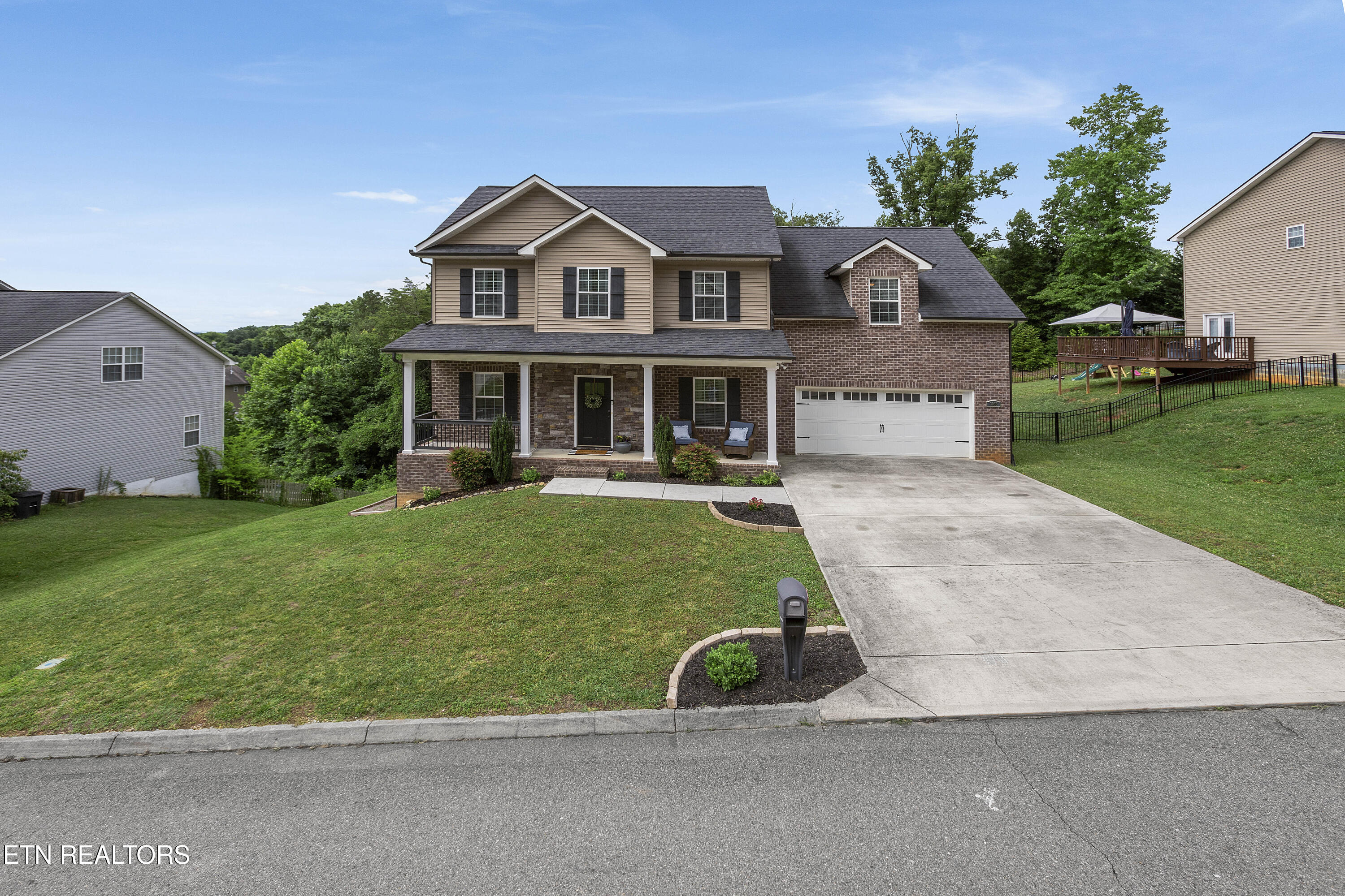 3055 Oakwood Hills Lane