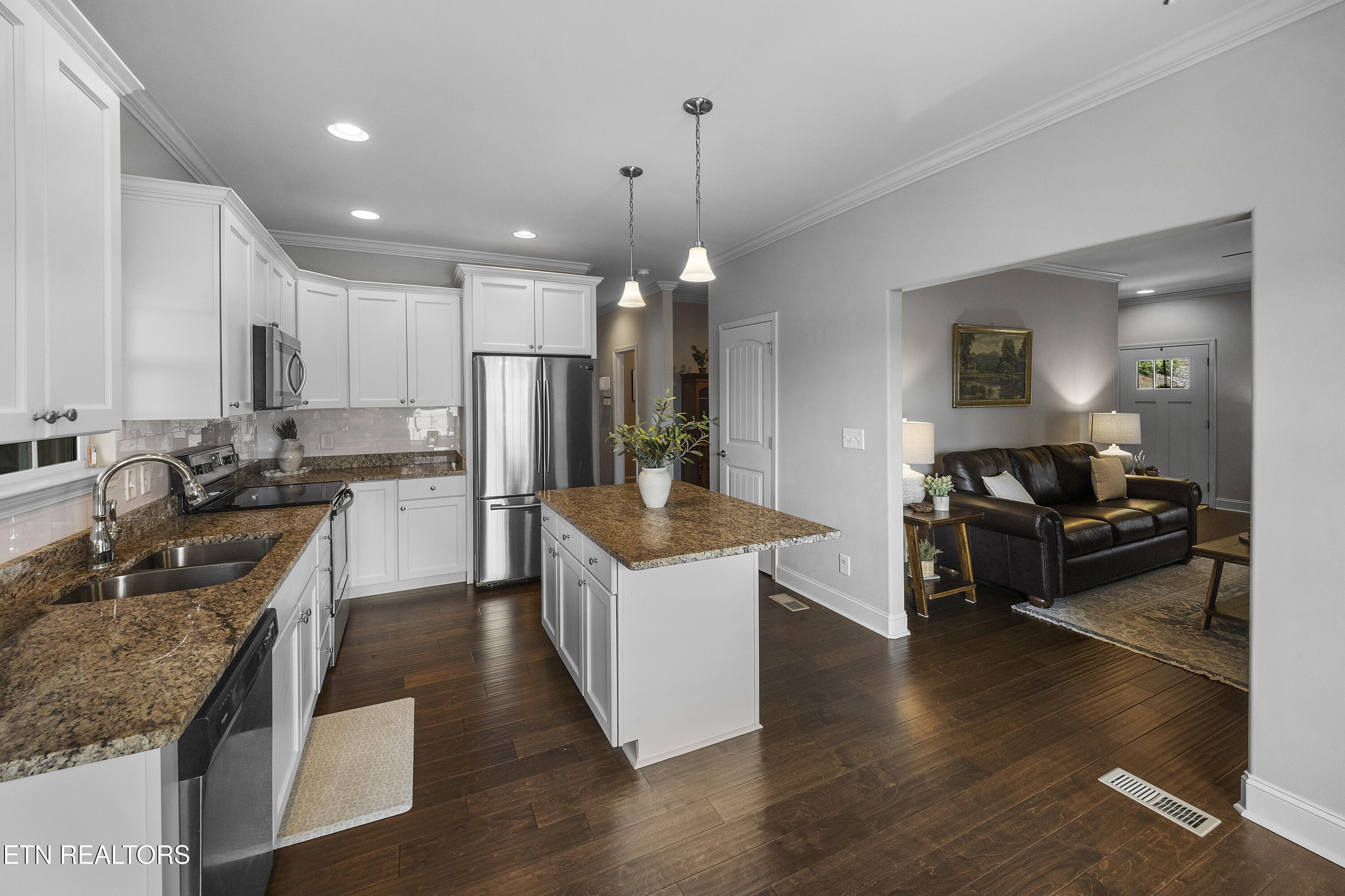 3055 Oakwood Hills Lane