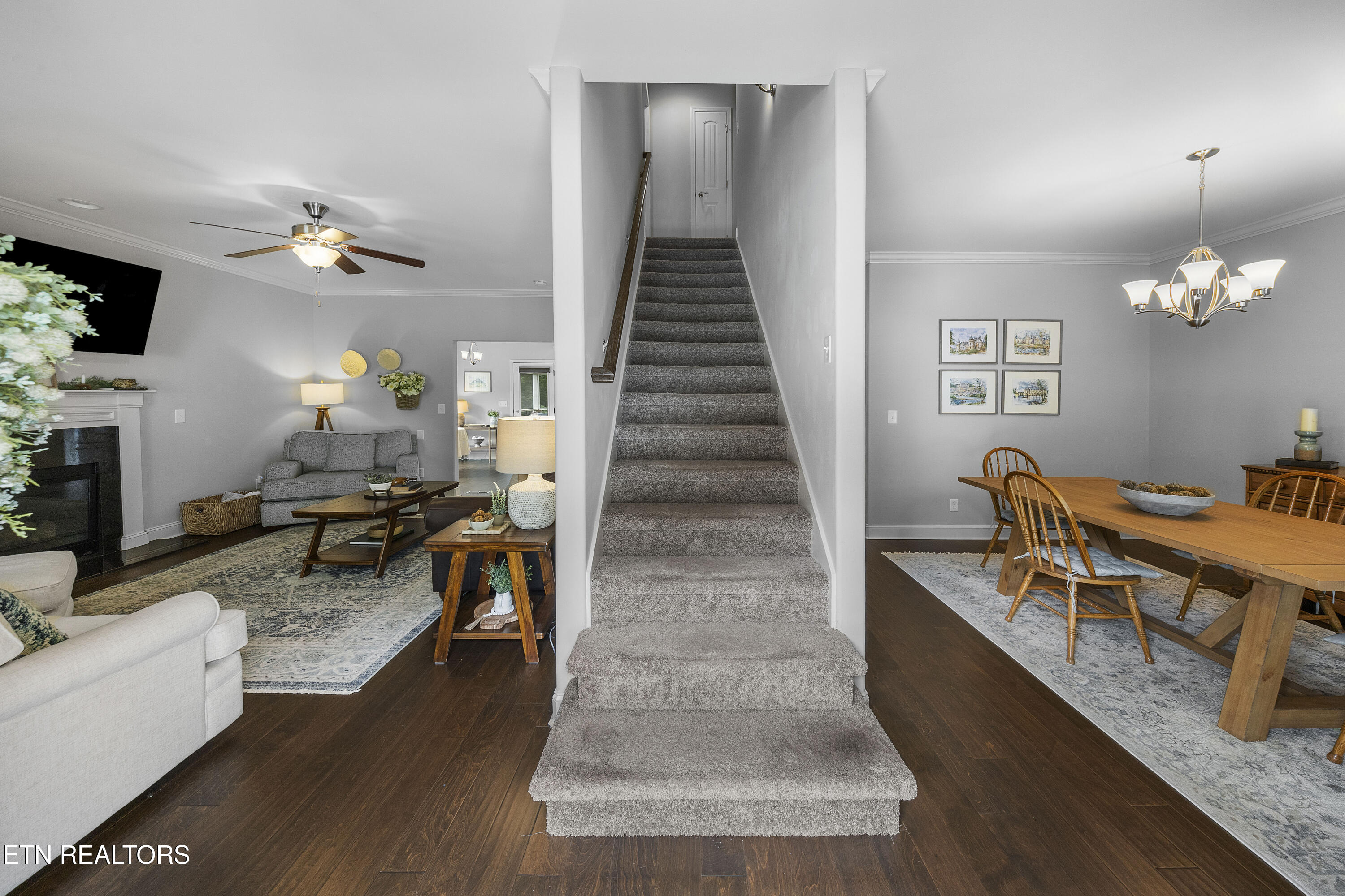 3055 Oakwood Hills Lane