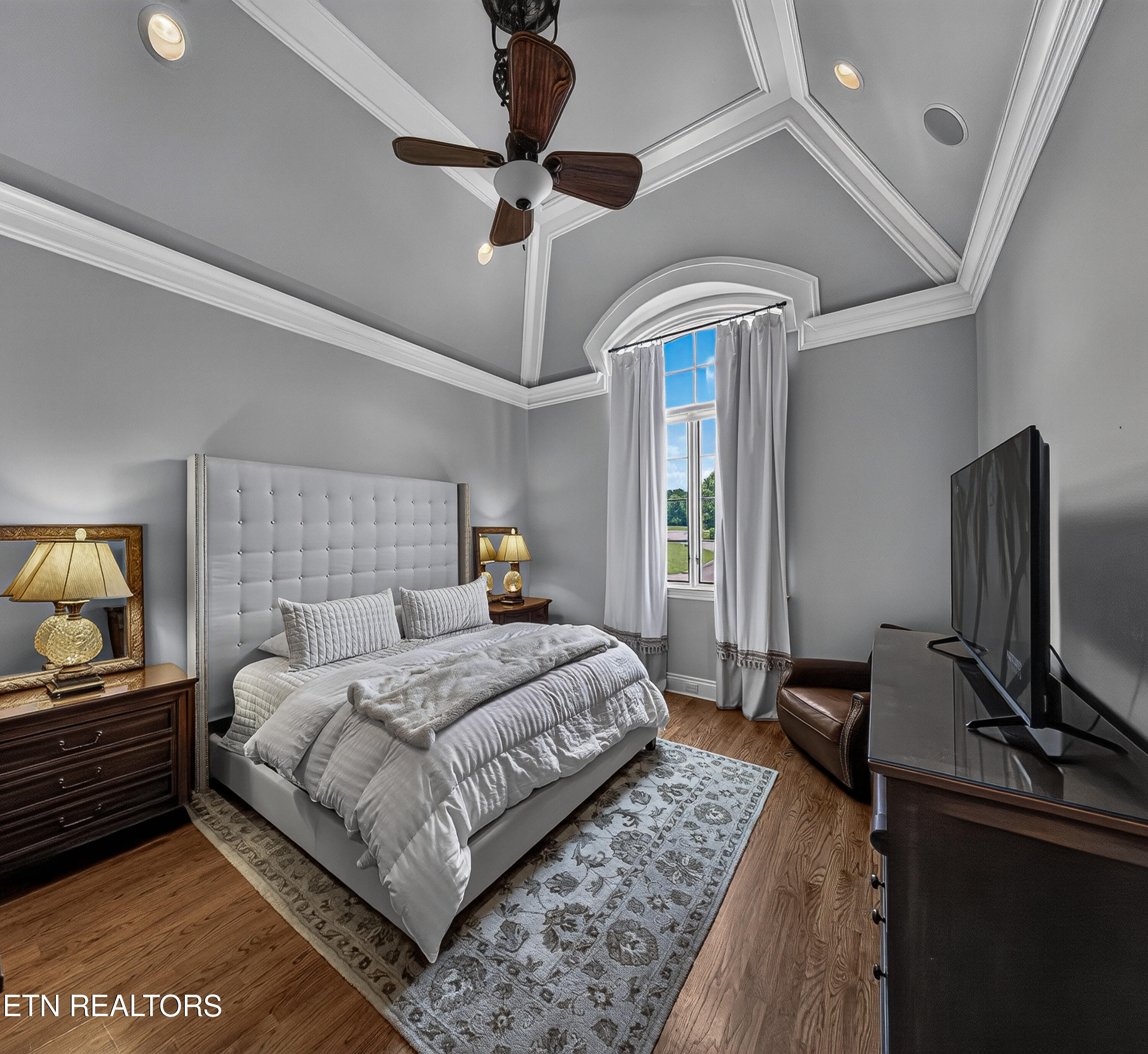 3642 Edgewater Way