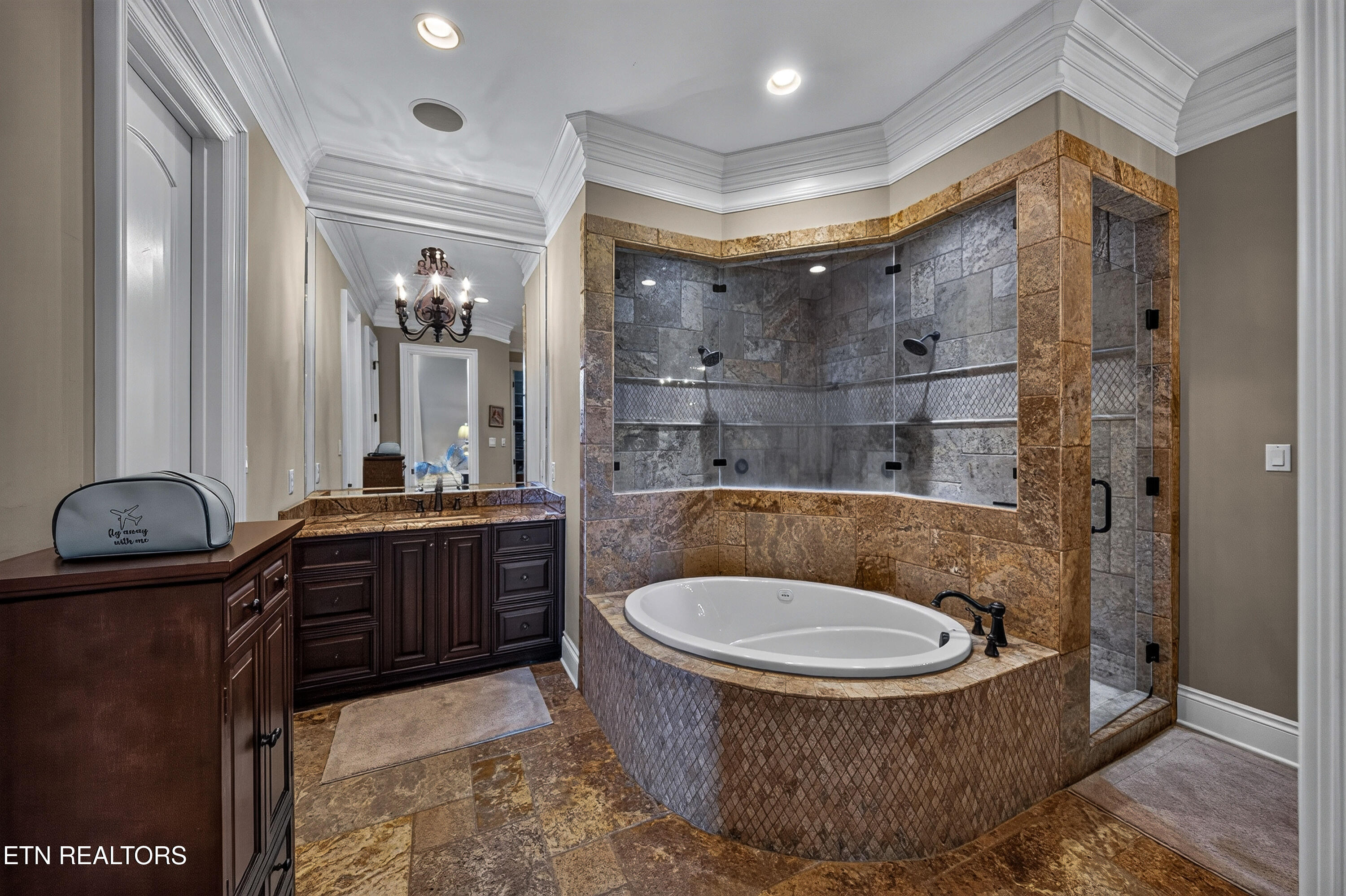 3642 Edgewater Way