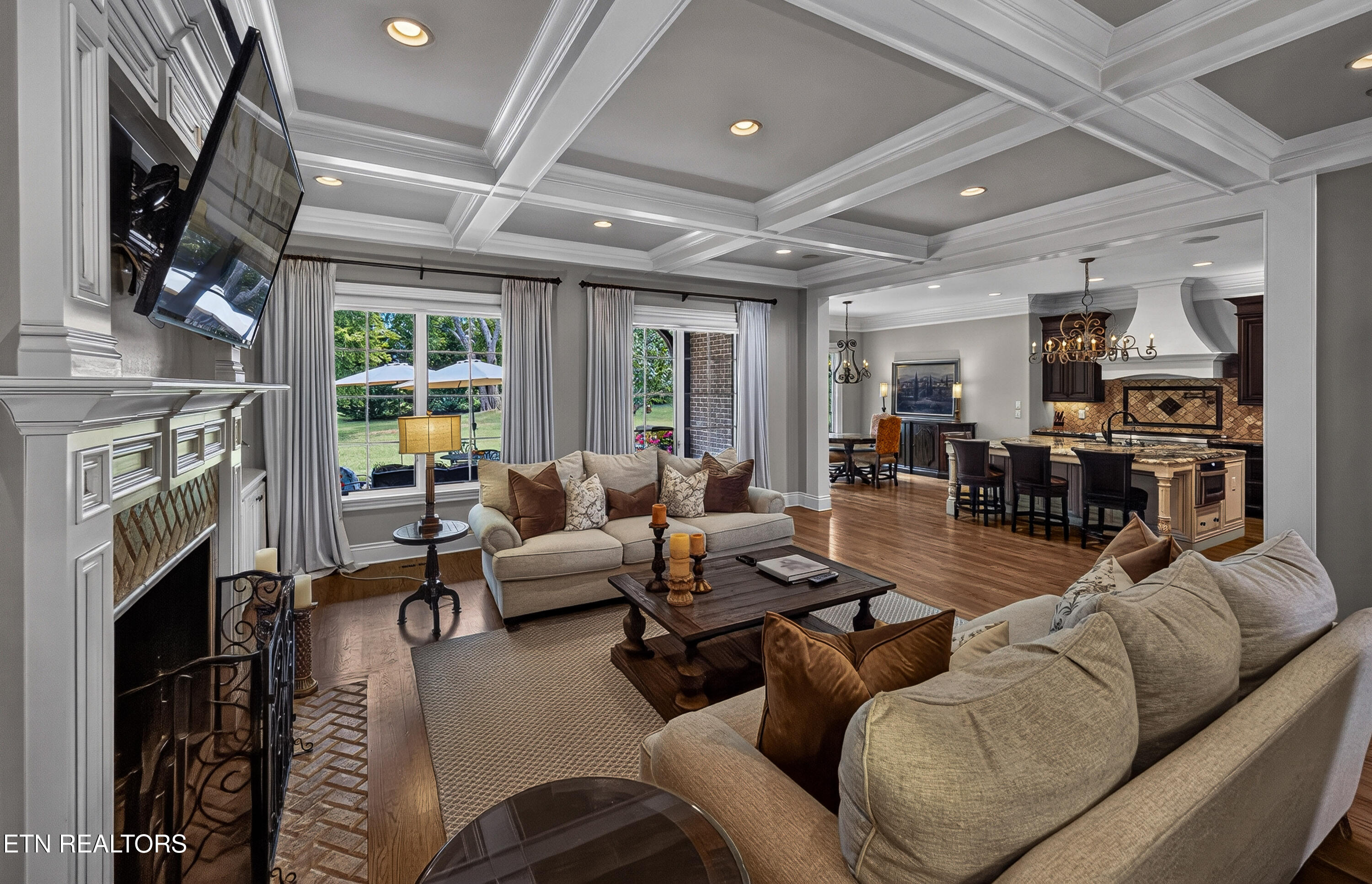 3642 Edgewater Way