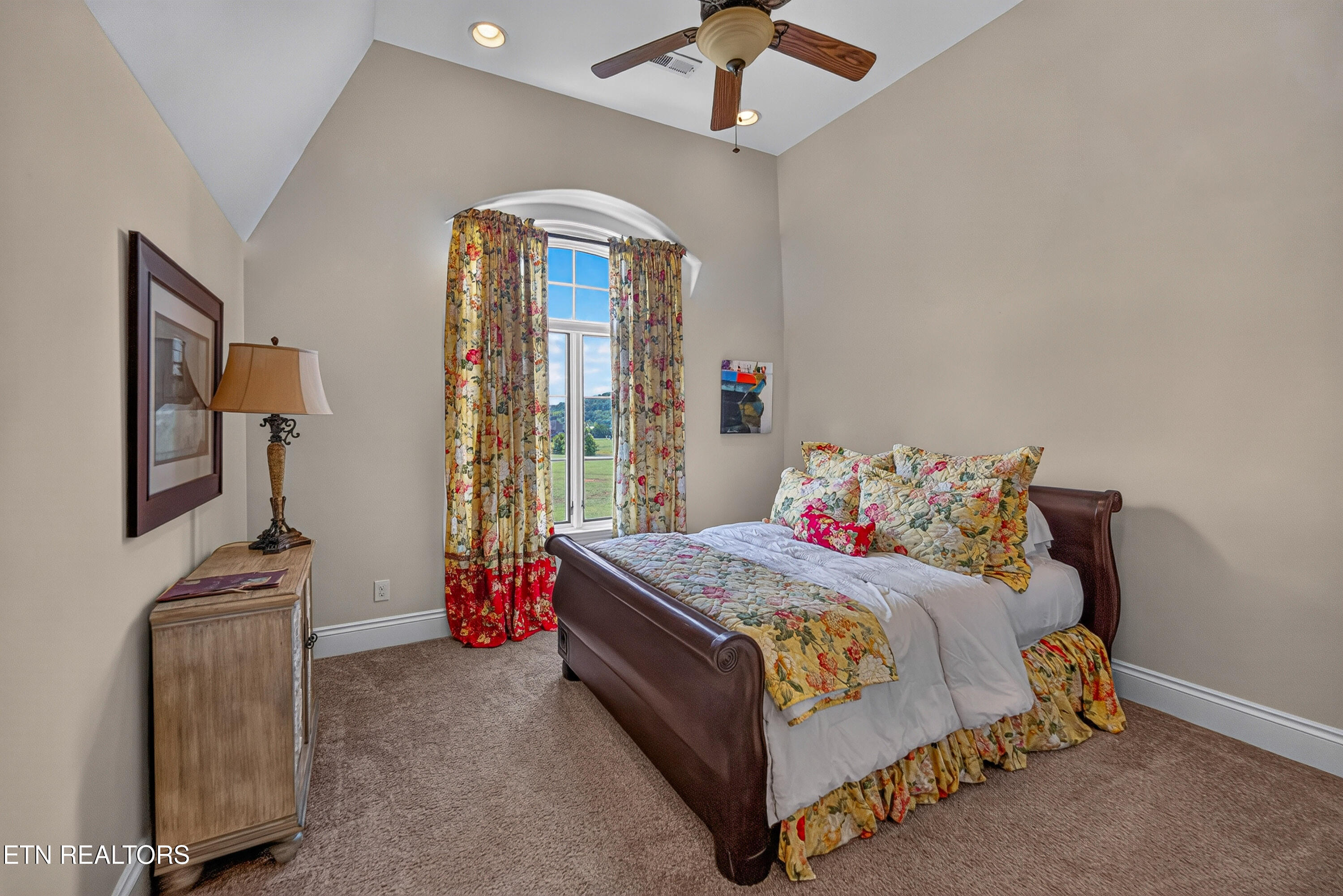 3642 Edgewater Way