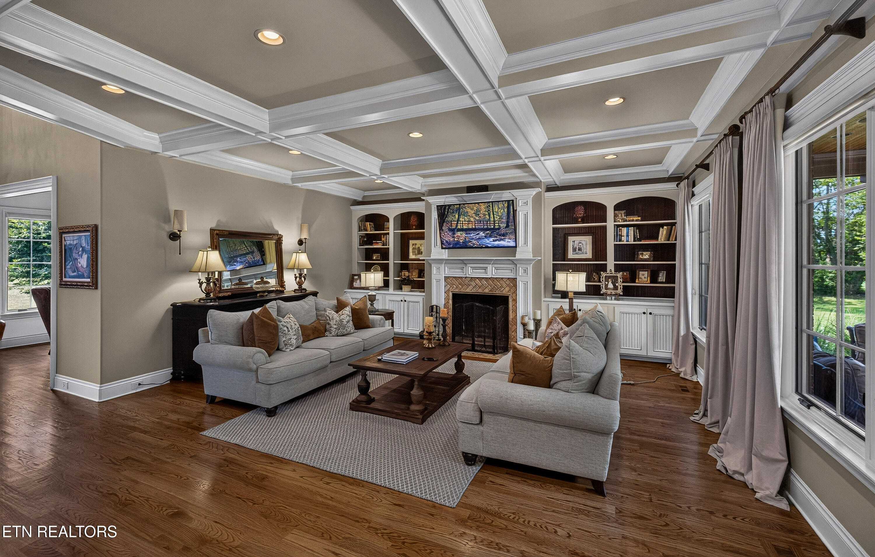 3642 Edgewater Way