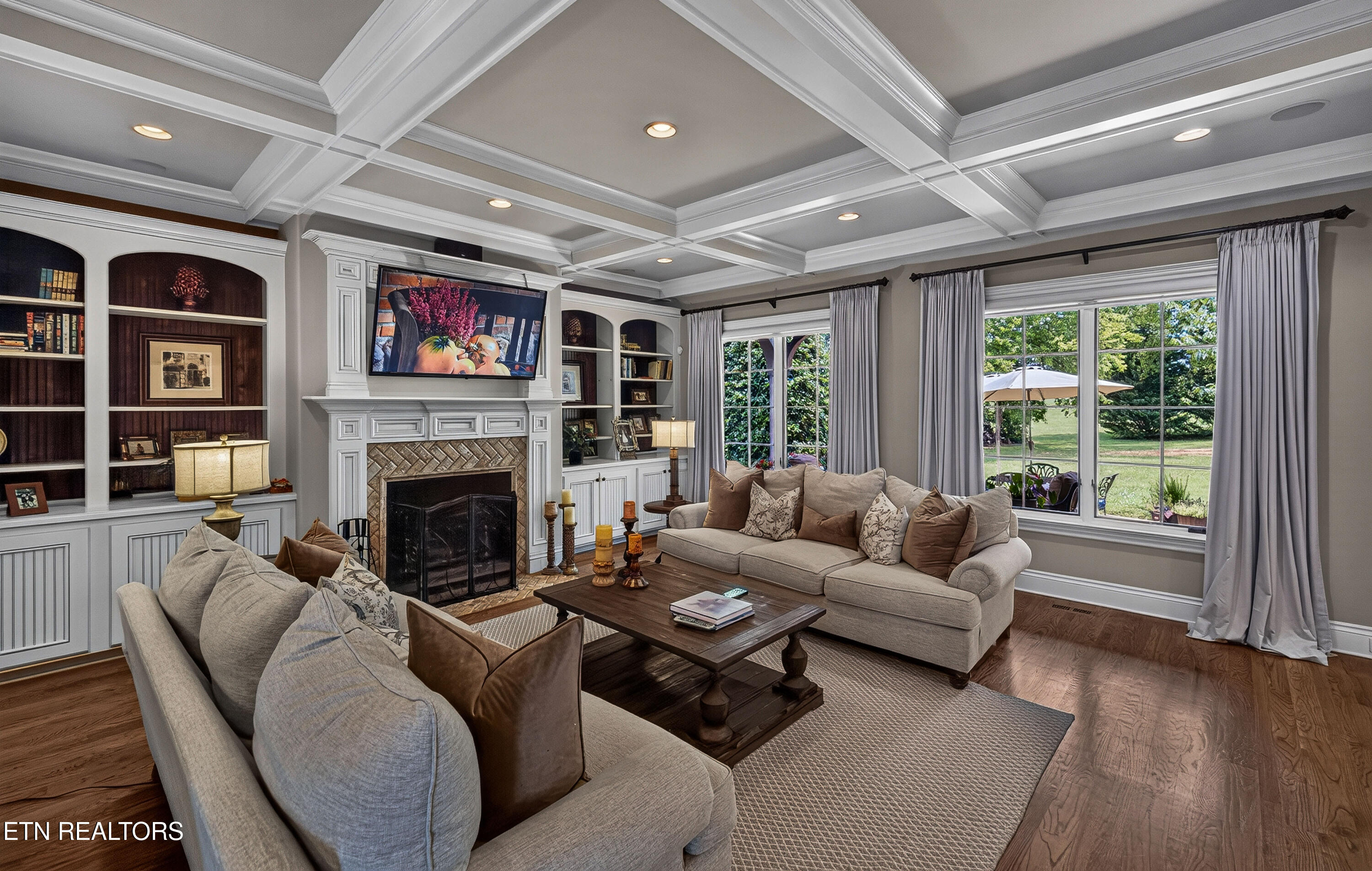 3642 Edgewater Way