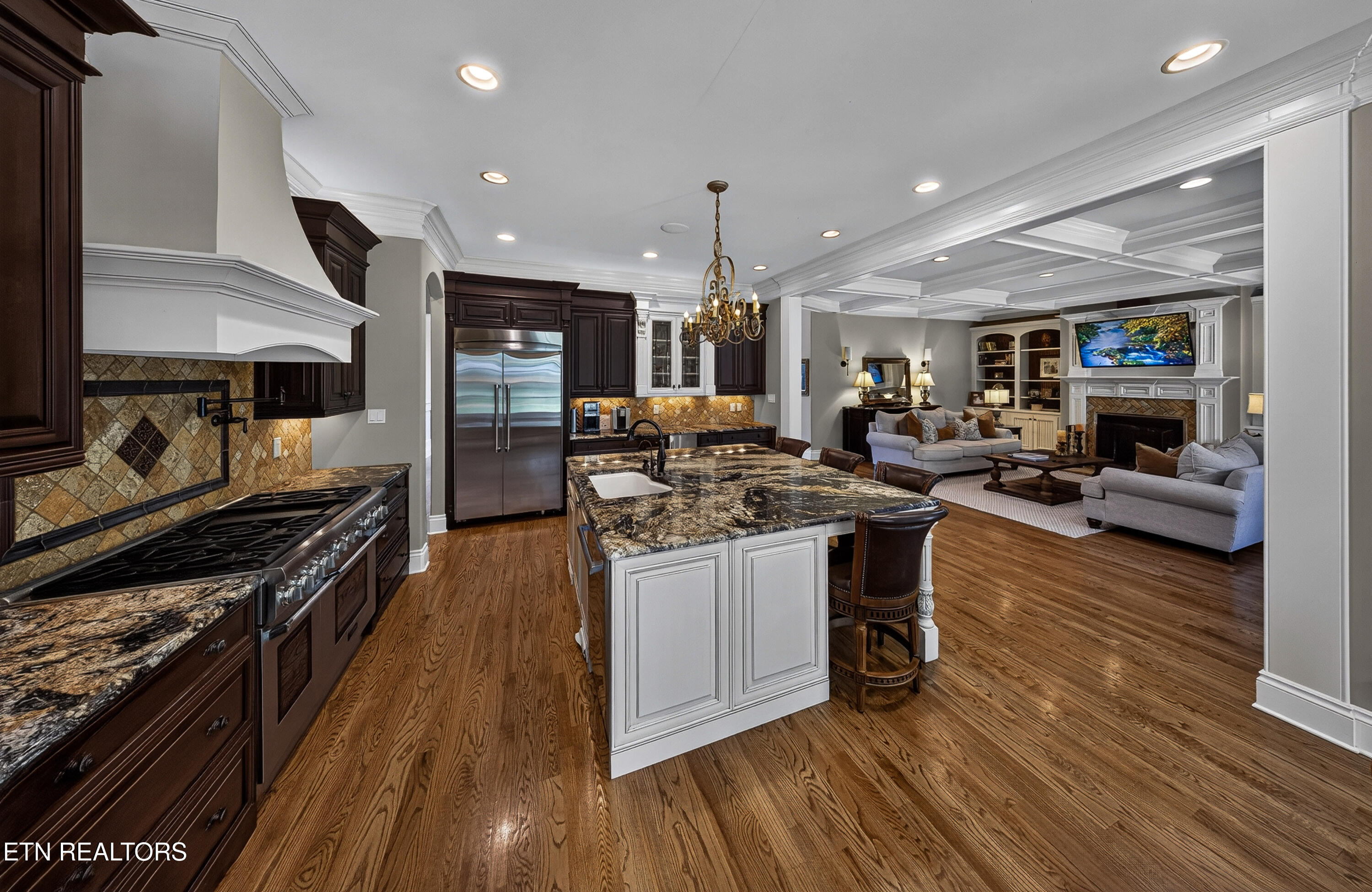 3642 Edgewater Way