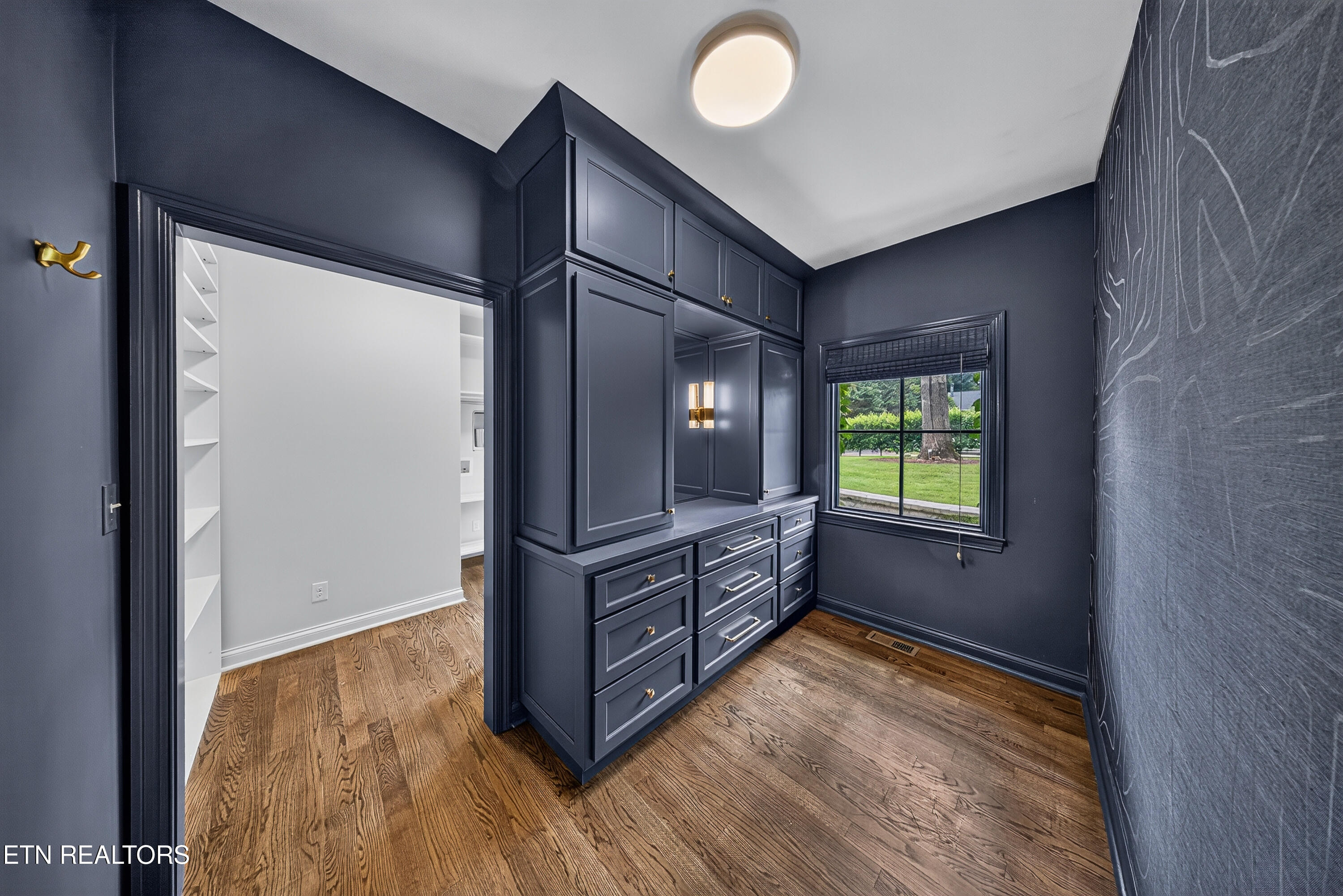 3672 Woodland Drive