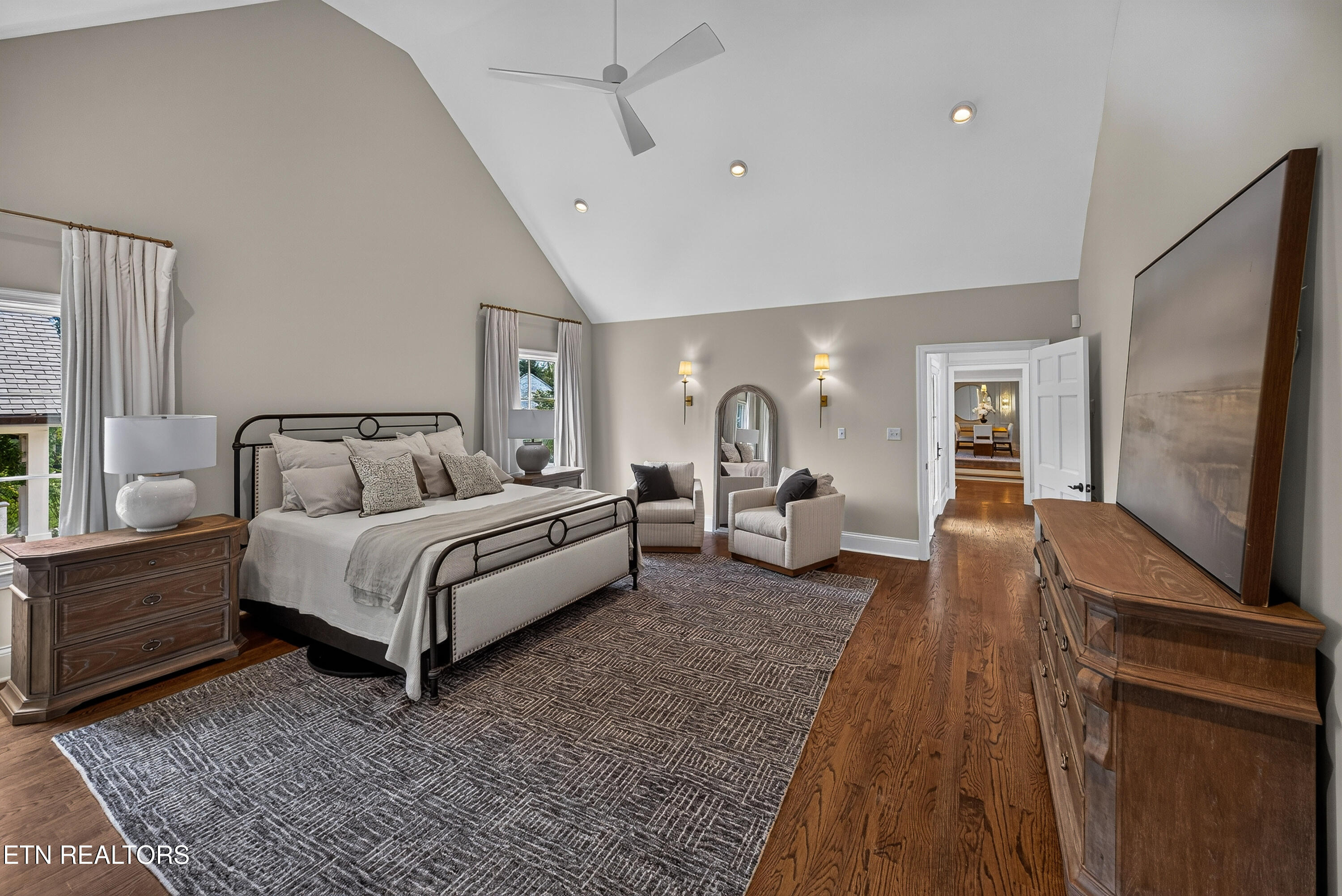 3672 Woodland Drive